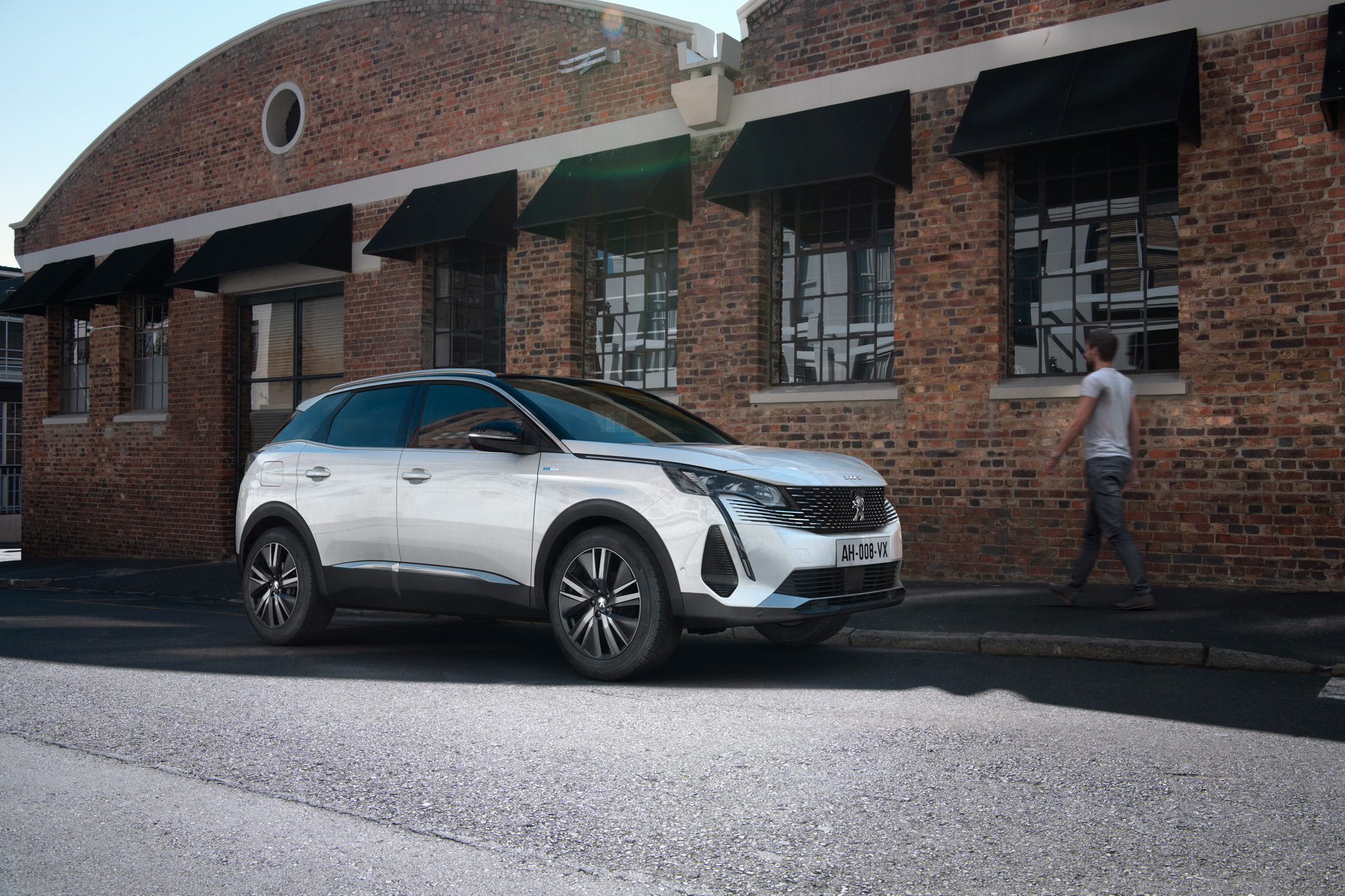 2020 Peugeot 3008 Gains DRL Fangs And Upgraded Tech