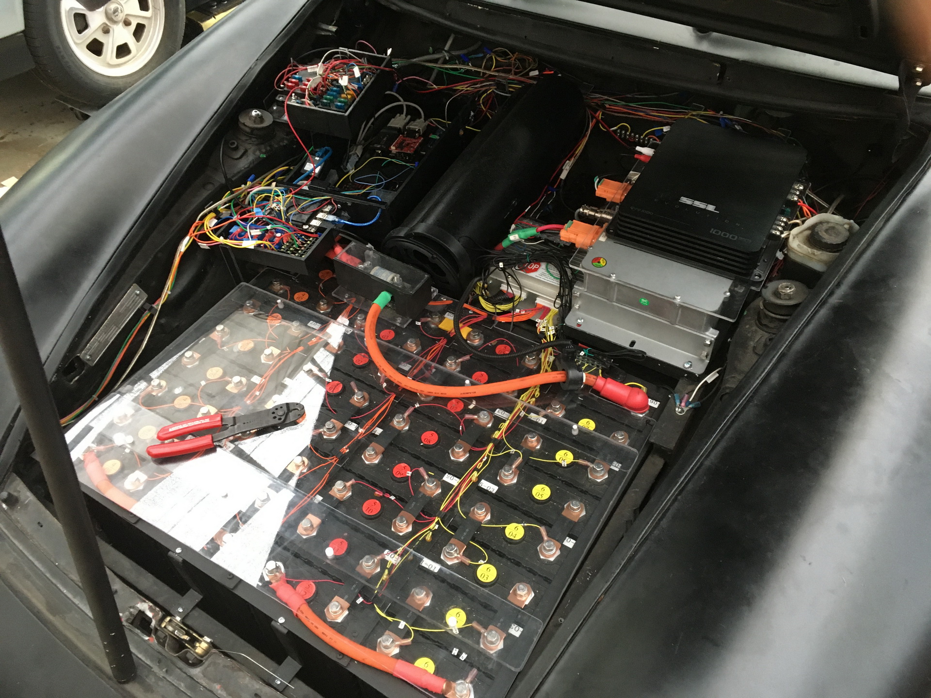 Purists, Looks Away: Electric Porsche 911 Combines 1975 Targa Frame With 993 Carrera Body