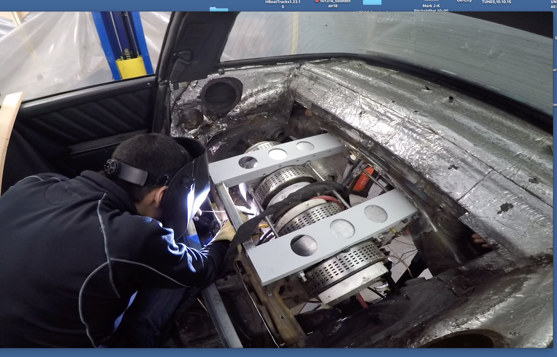 Purists, Looks Away: Electric Porsche 911 Combines 1975 Targa Frame With 993 Carrera Body