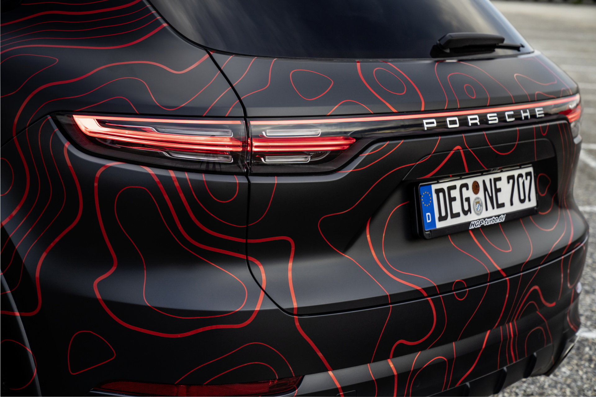 Nebulus Goes All Flashy On The Porsche Cayenne, Gives It 948 HP