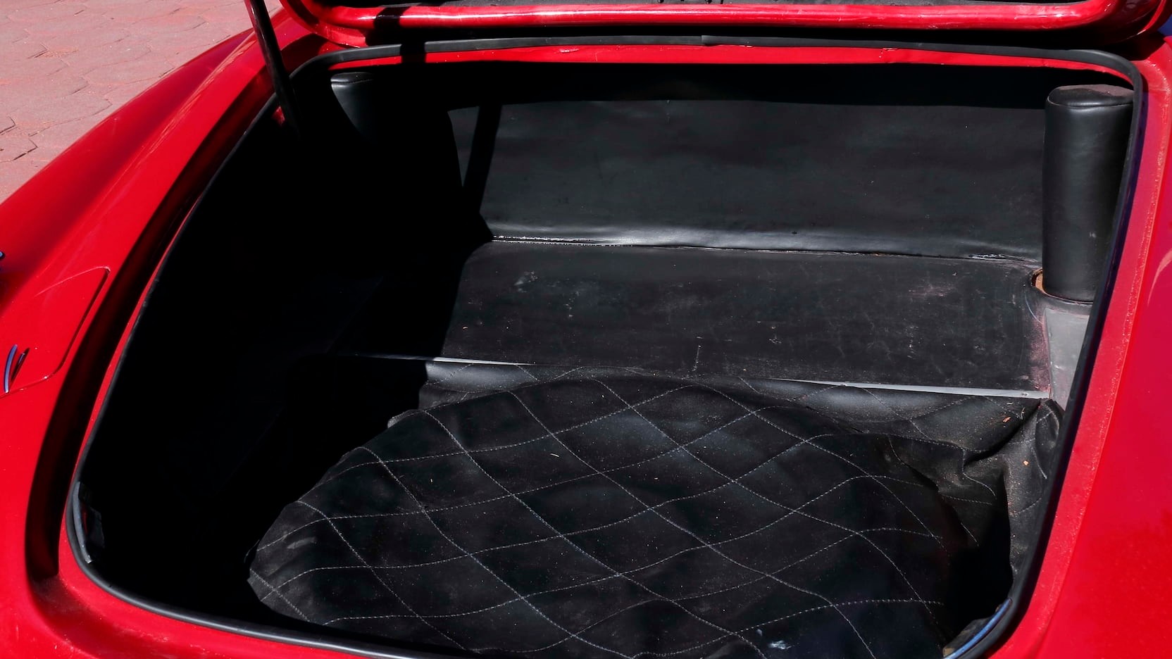 This Beautiful 1953 Nash-Healey Roadster Is Looking For A New Home