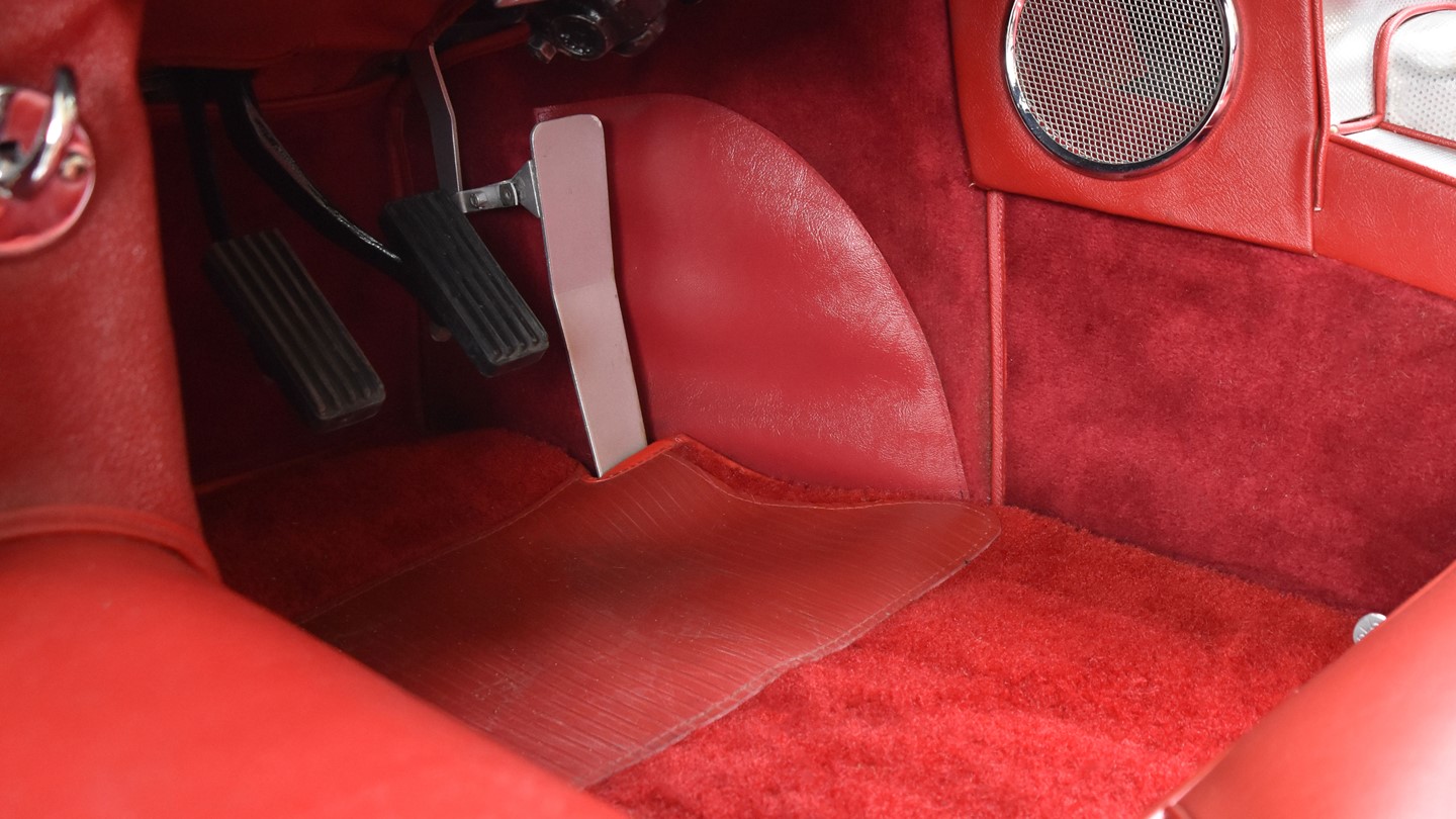 1961 Jaguar E-Type Series 1 Is A Timeless Piece Of Automotive Excellence