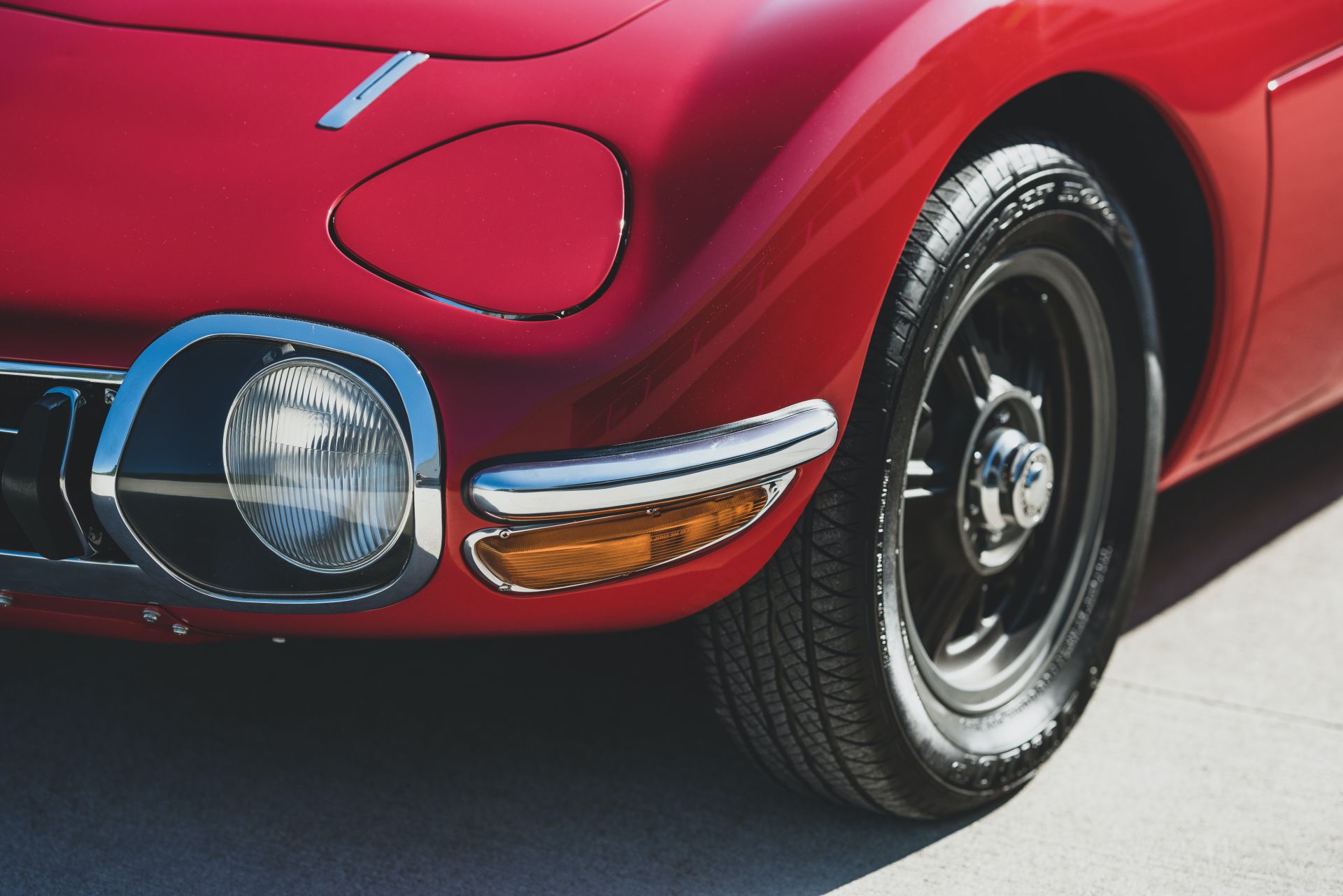 Ultra-Rare LHD 1967 Toyota 2000GT Racks Up $912k At Auction