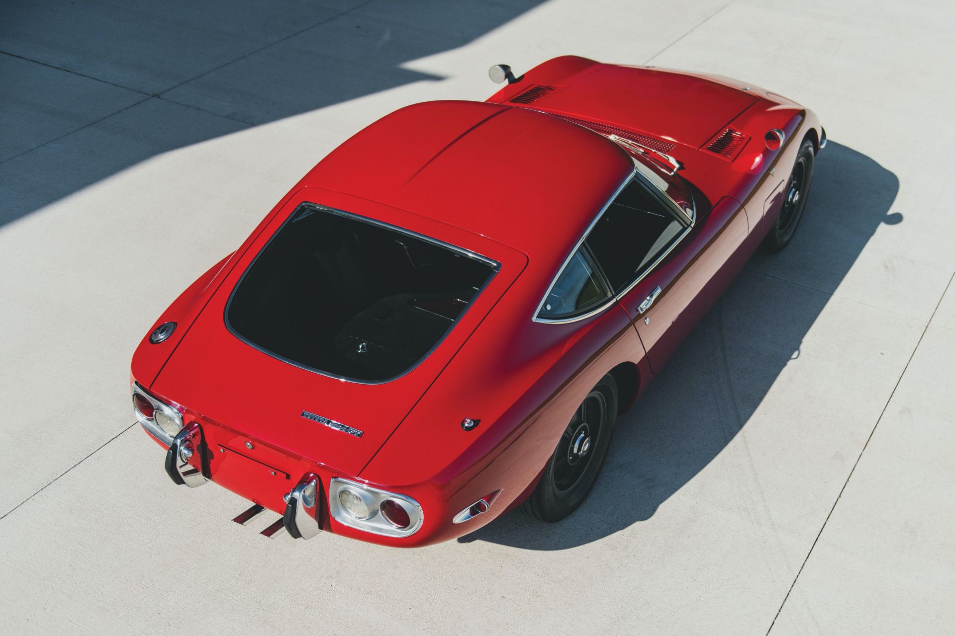 Ultra-Rare LHD 1967 Toyota 2000GT Racks Up $912k At Auction