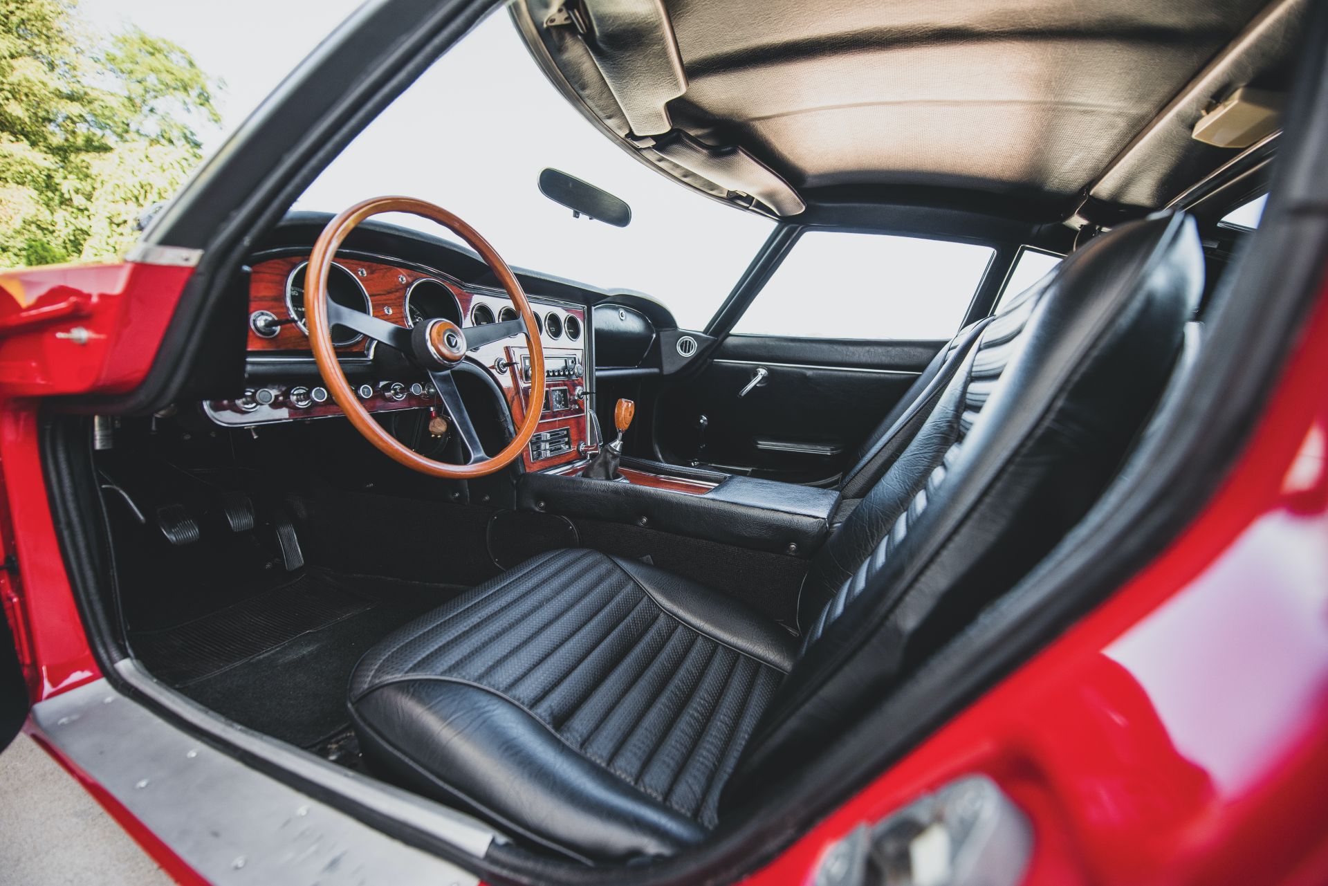 Ultra-Rare LHD 1967 Toyota 2000GT Racks Up $912k At Auction