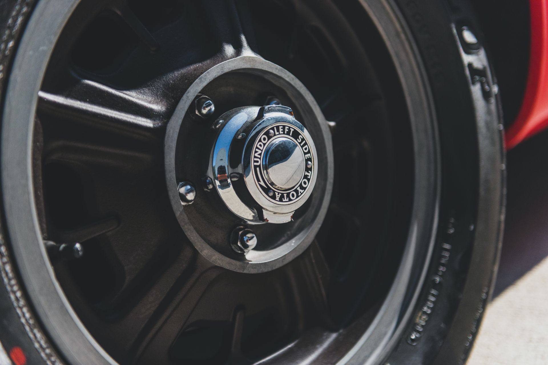 Ultra-Rare LHD 1967 Toyota 2000GT Racks Up $912k At Auction