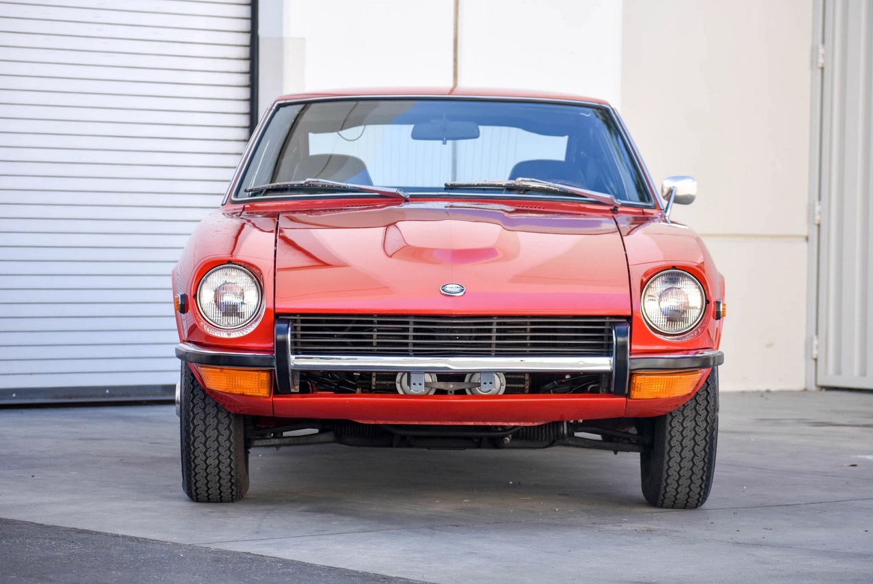 Low-Mileage, Fully Restored 1971 Datsun 240Z Goes For Six Figures