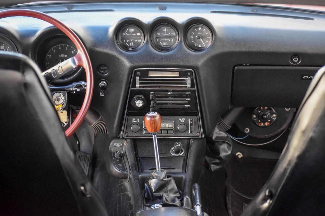 Low-Mileage, Fully Restored 1971 Datsun 240Z Goes For Six Figures