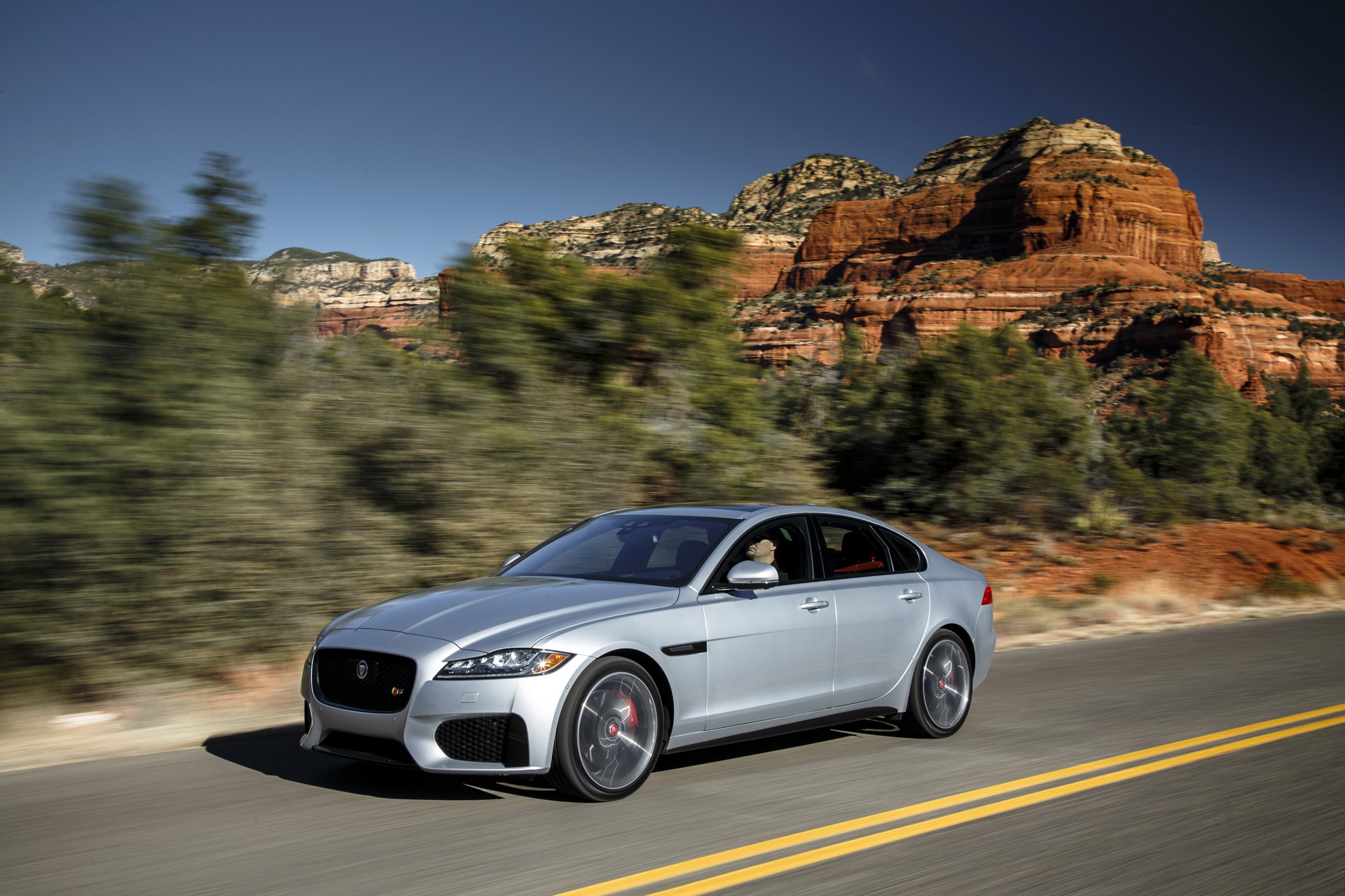 Jaguar Offering $17,000 Discounts On Outgoing 2020 XF Models