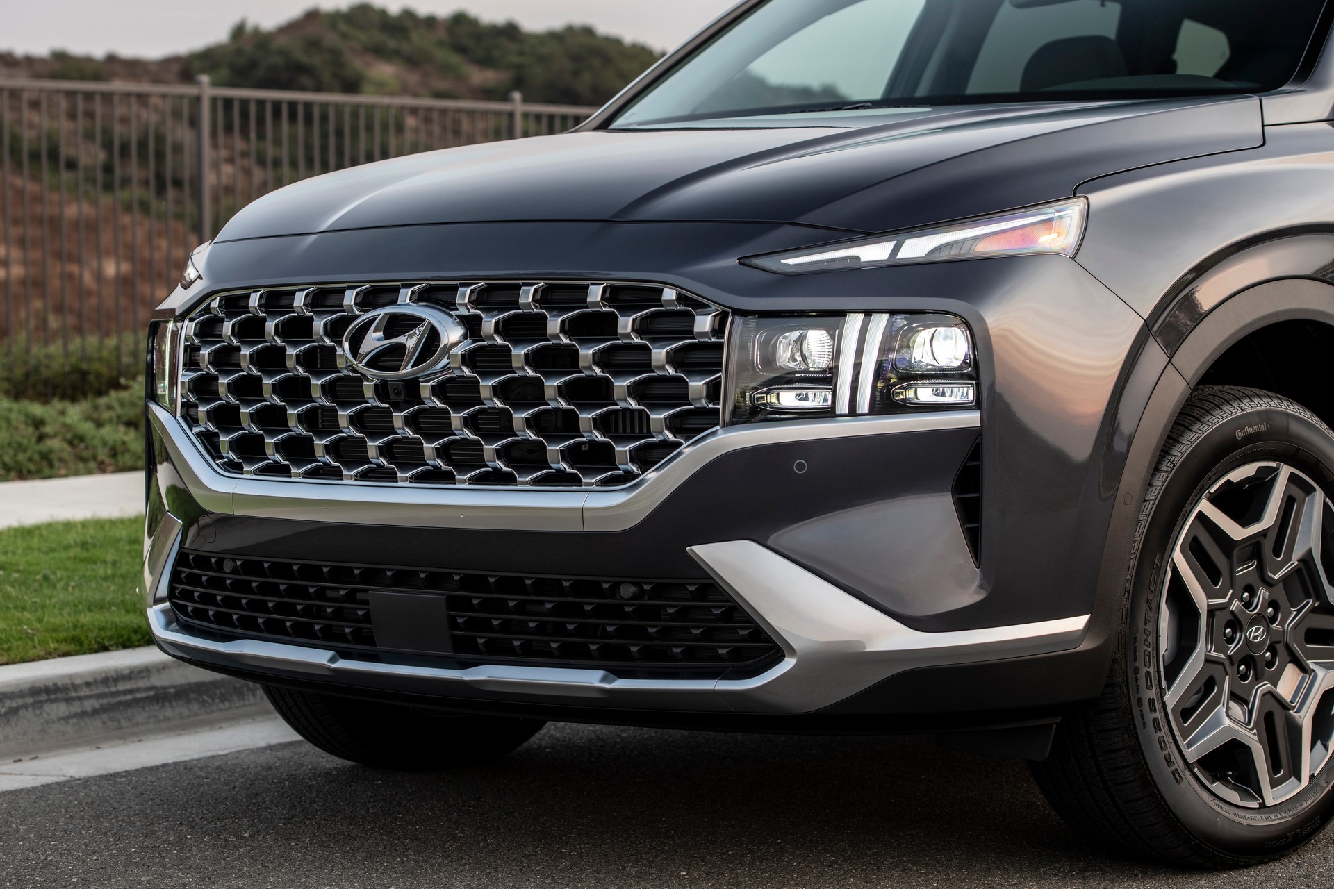2021 Hyundai Santa Fe Gets Four New Engines In America, Including A Plug-In Hybrid