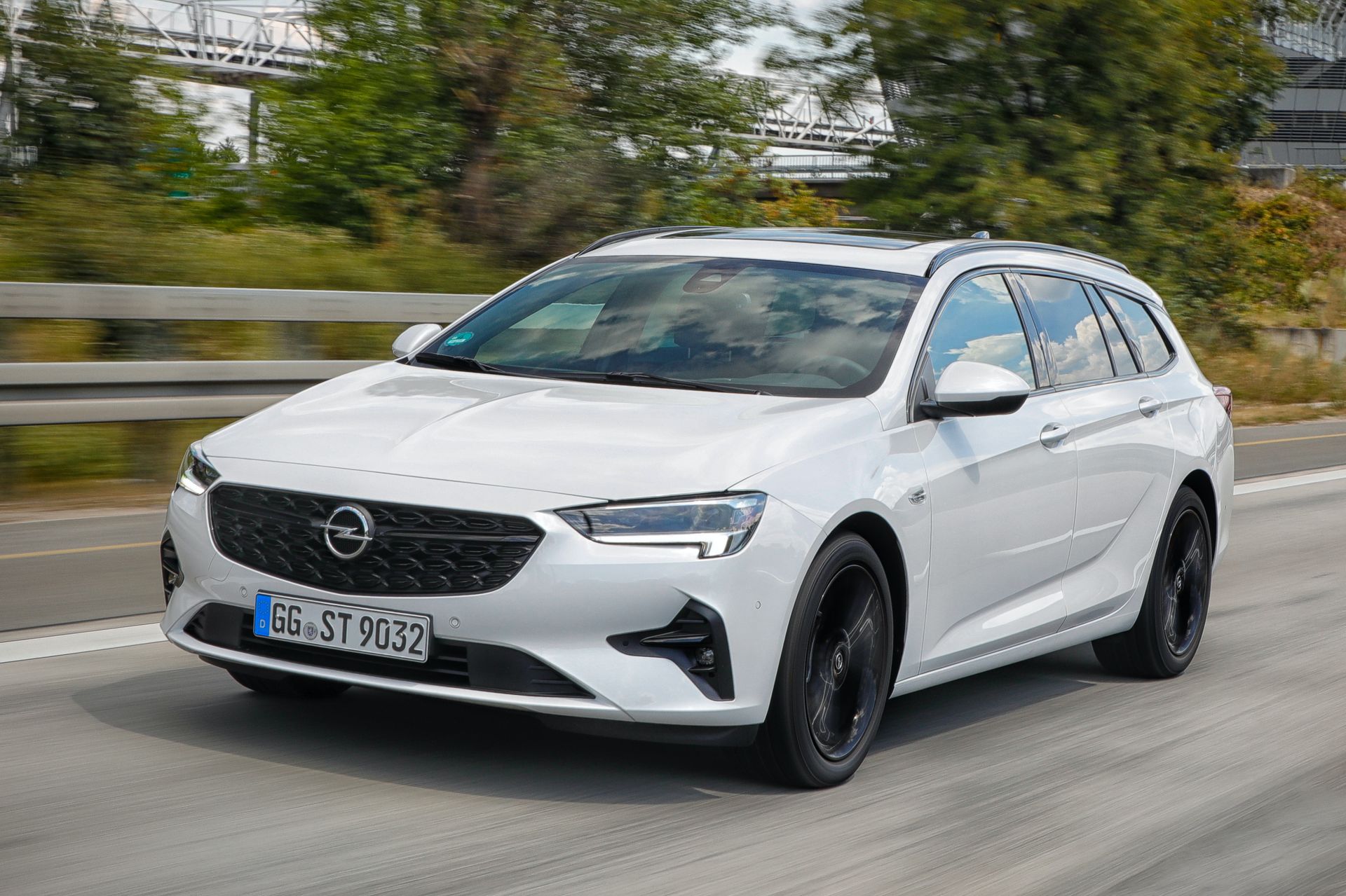 2020 Opel Insignia Gains New 2 0l Turbo Petrol Diesel Awd Powertrains In Europe Carscoops