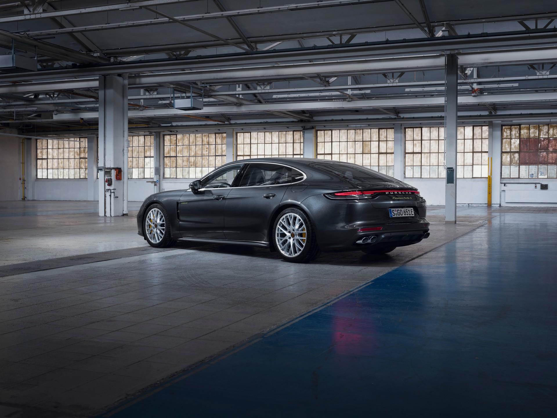 The 2021 Porsche Panamera Turbo S E-Hybrid Is A 689 HP Plug-In Hybrid