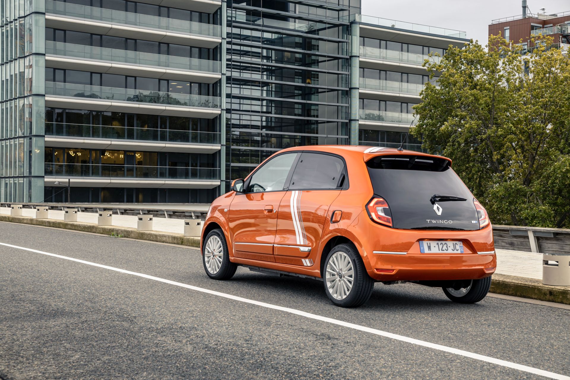 2021 Renault Twingo Electric Detailed, Offers Longer Range Than Initially Announced