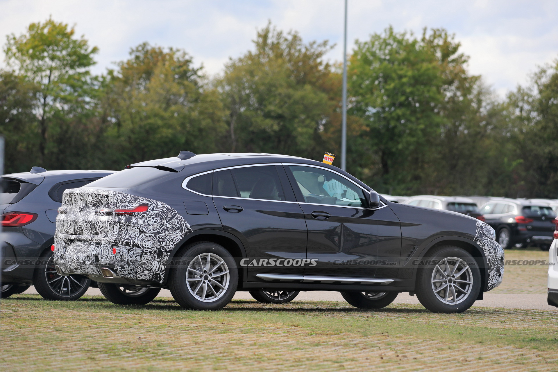 Looks Like The 2022 BMW X4 Facelift Will Stick To A Regular-Sized Twin Kidney Grille