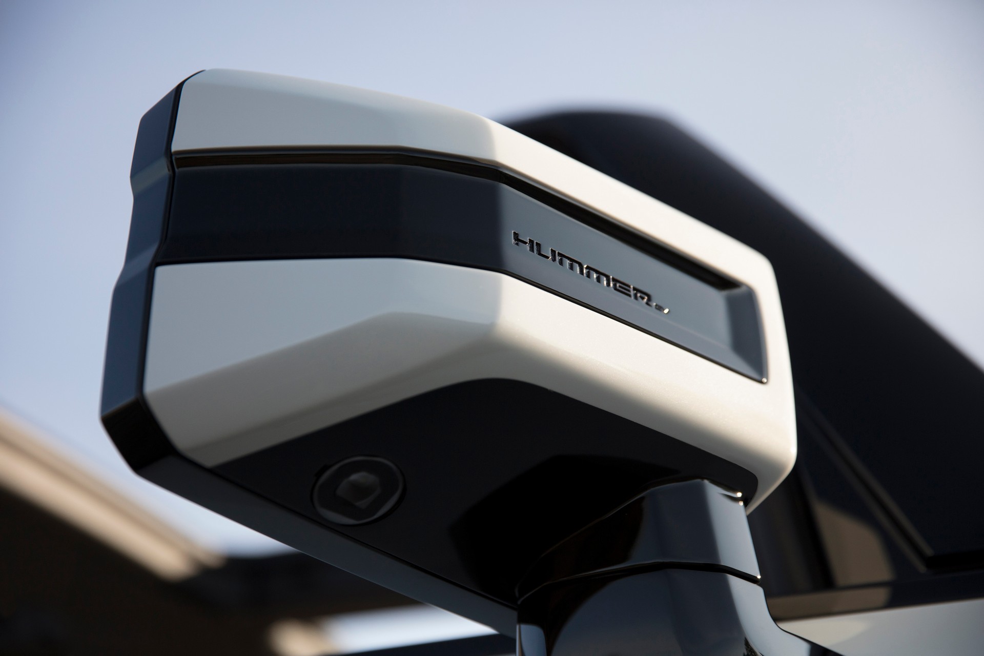 The 2022 GMC Hummer EV Boasts Lockers And Up To 15.9 Inches Of Ground Clearance