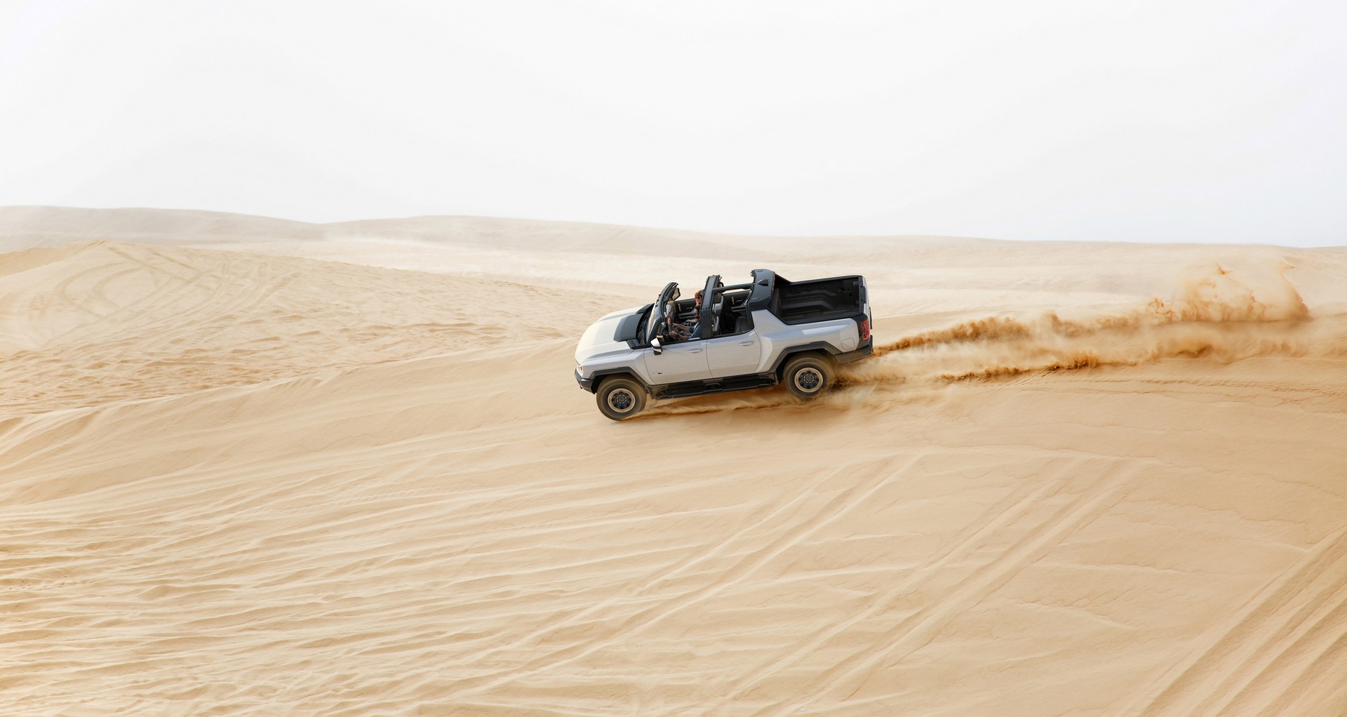 The 2022 GMC Hummer EV Boasts Lockers And Up To 15.9 Inches Of Ground Clearance