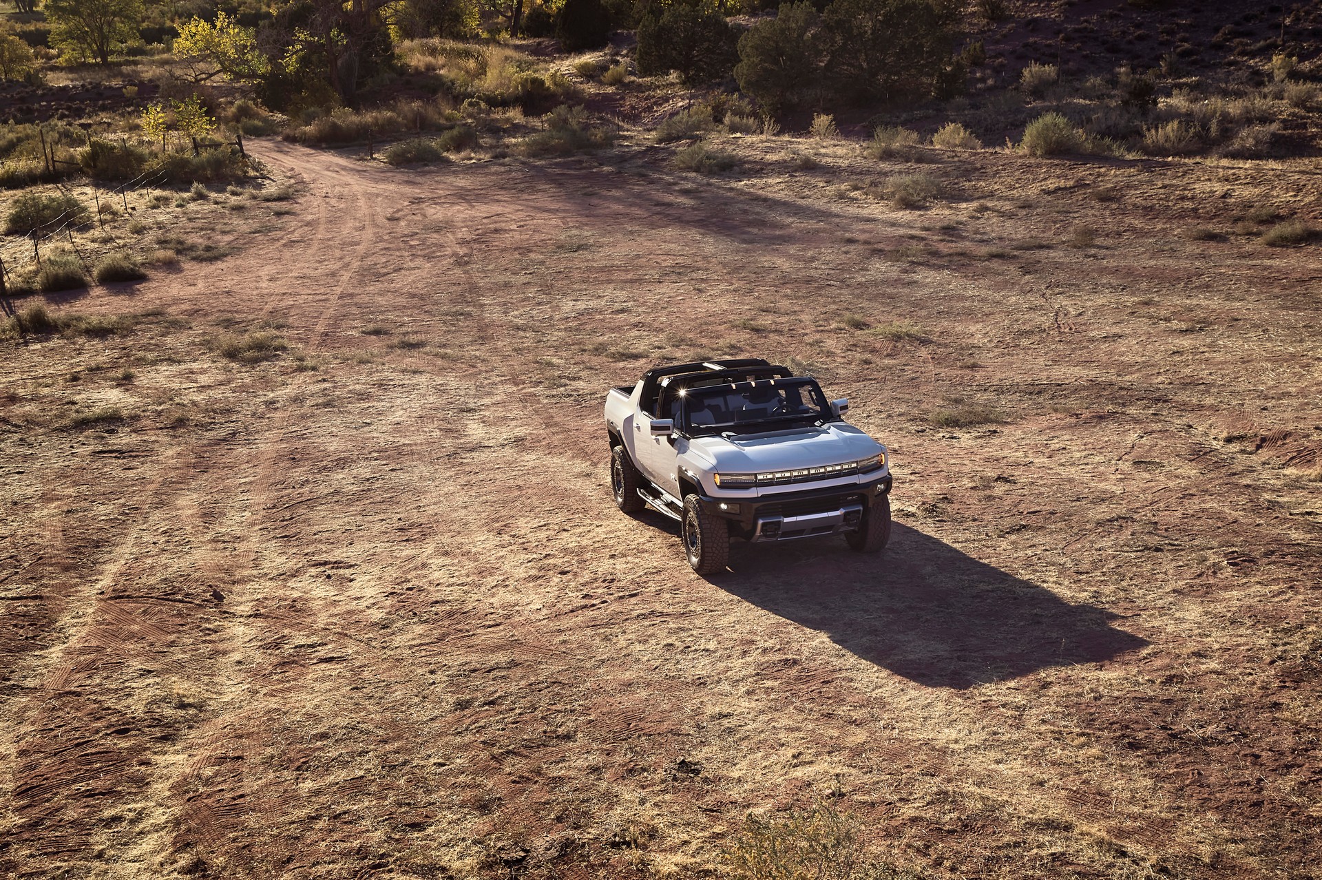 The 2022 GMC Hummer EV Boasts Lockers And Up To 15.9 Inches Of Ground Clearance