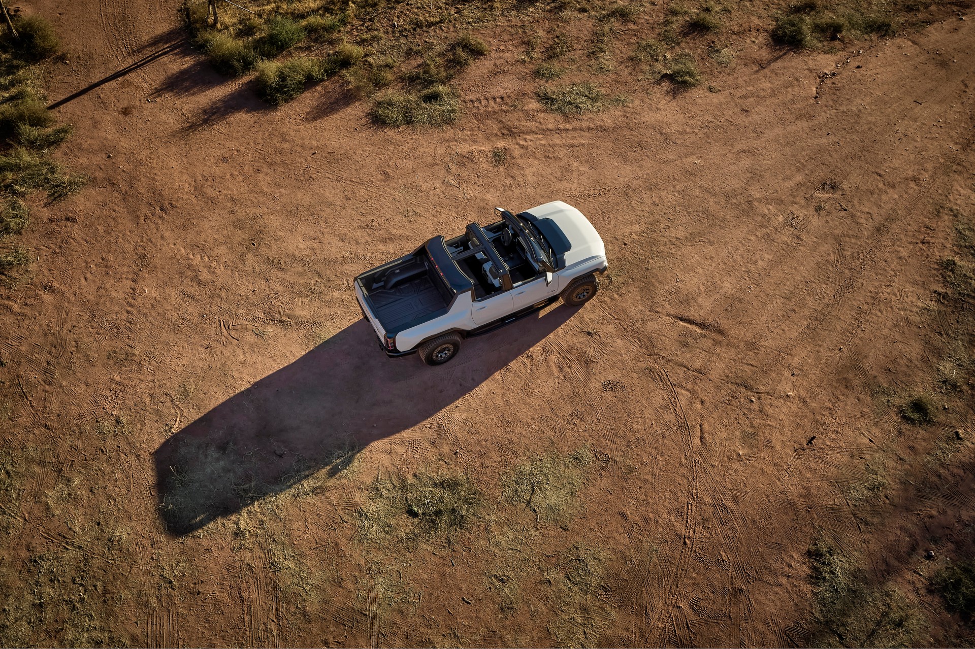 The 2022 GMC Hummer EV Boasts Lockers And Up To 15.9 Inches Of Ground Clearance