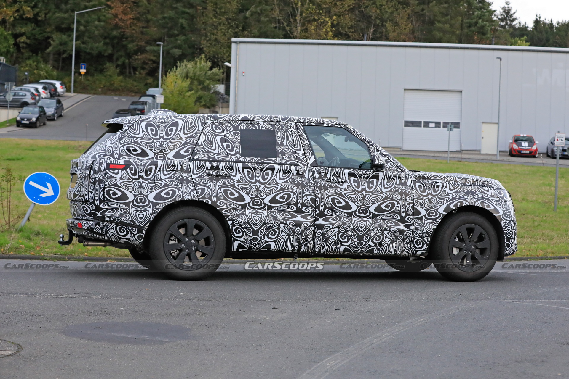 Land Rover Brings A Range Rover LWB Prototype To The ‘Ring