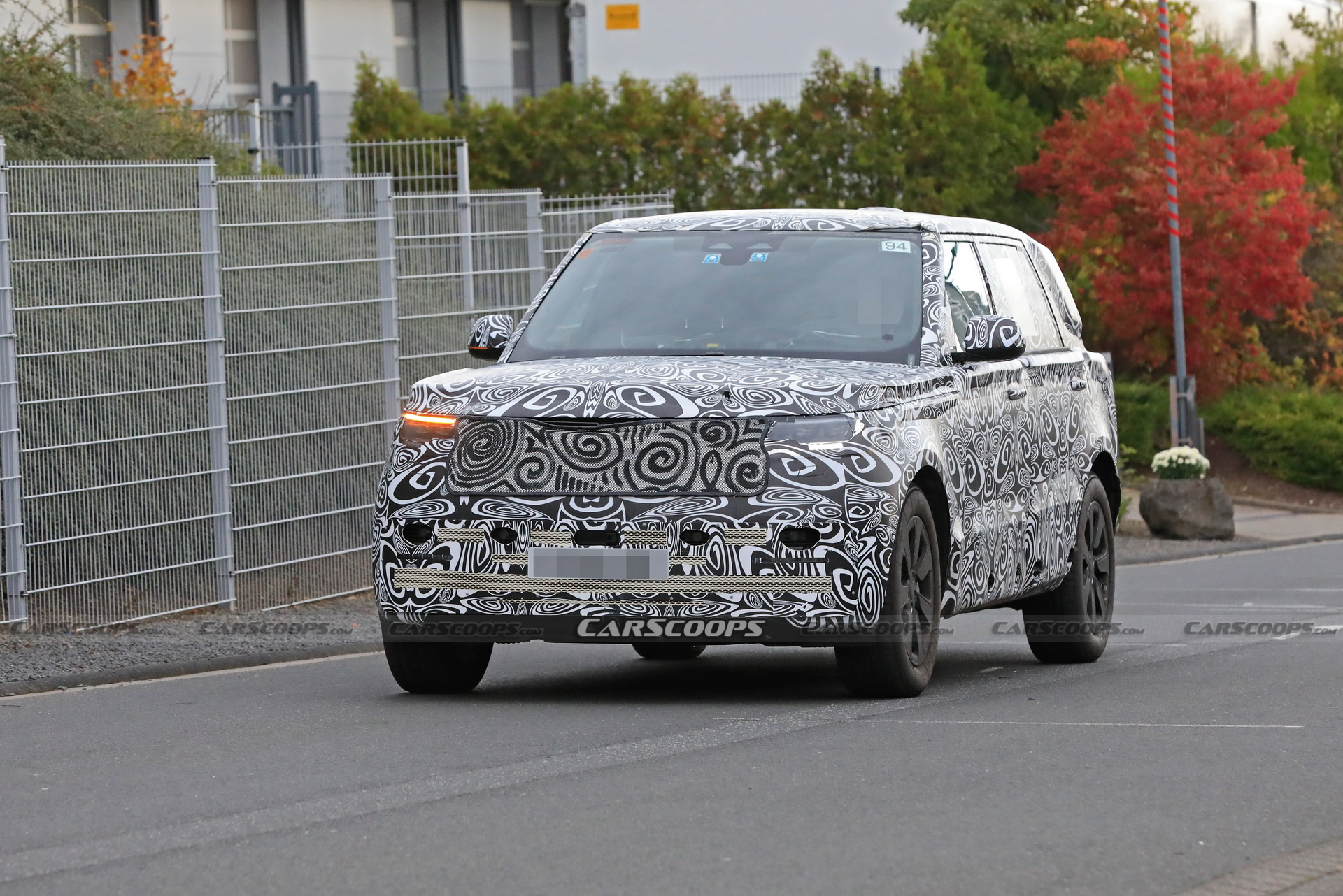 Land Rover Brings A Range Rover LWB Prototype To The ‘Ring