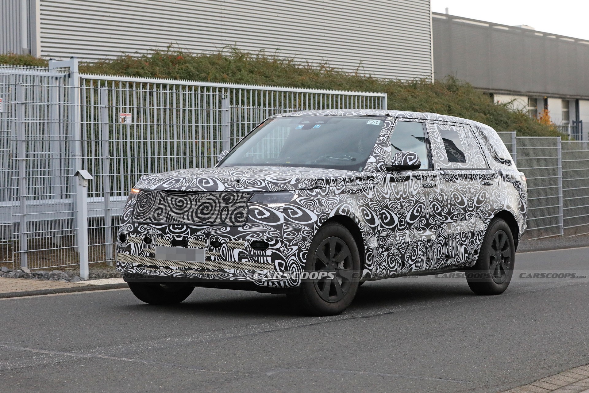 Land Rover Brings A Range Rover LWB Prototype To The ‘Ring