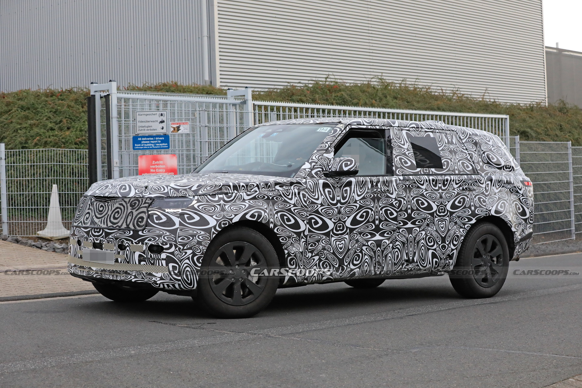 Land Rover Brings A Range Rover LWB Prototype To The ‘Ring