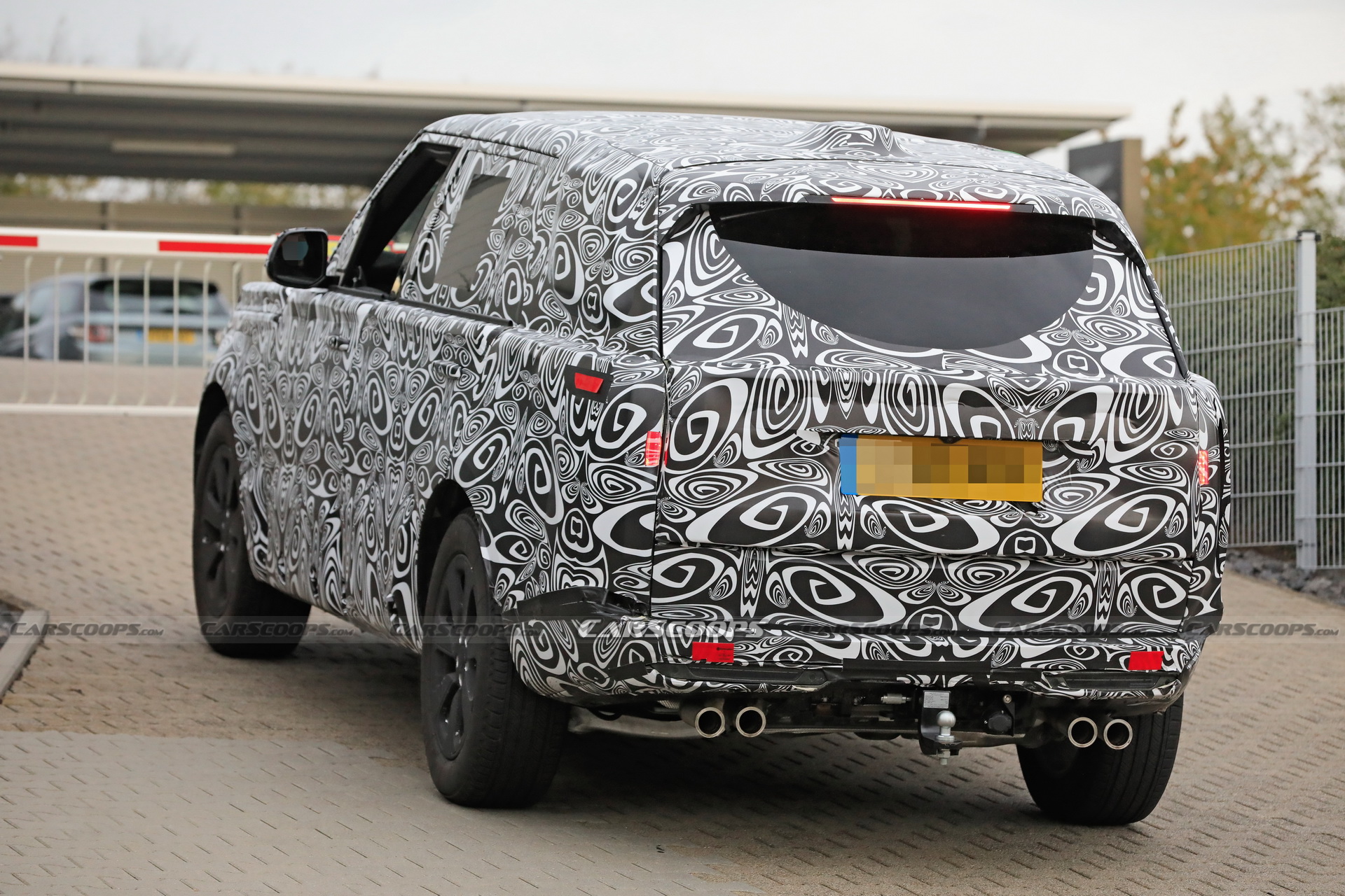Land Rover Brings A Range Rover LWB Prototype To The ‘Ring
