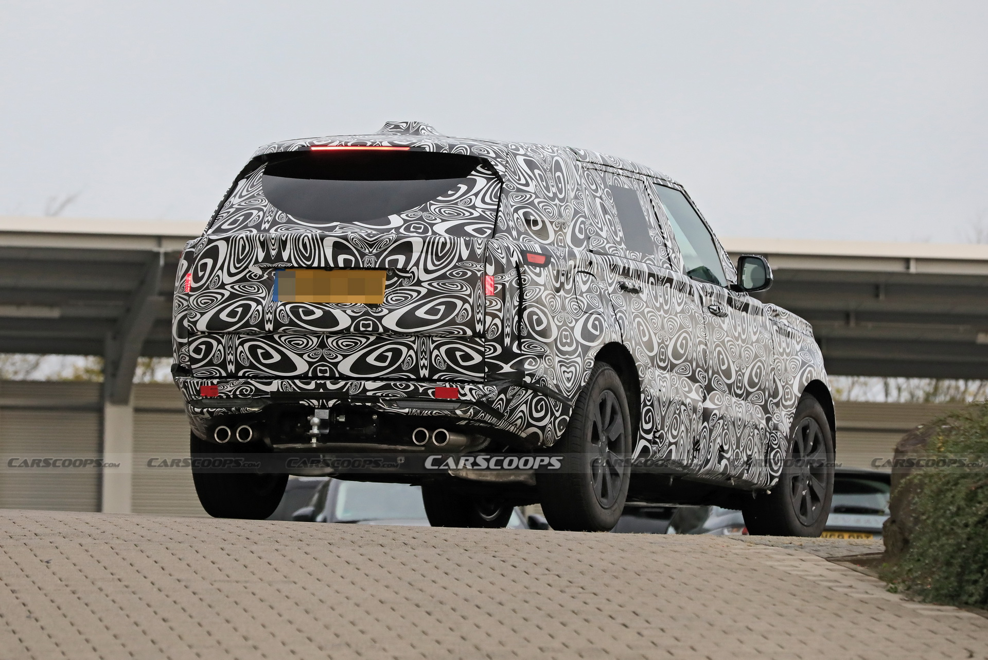 Land Rover Brings A Range Rover LWB Prototype To The ‘Ring