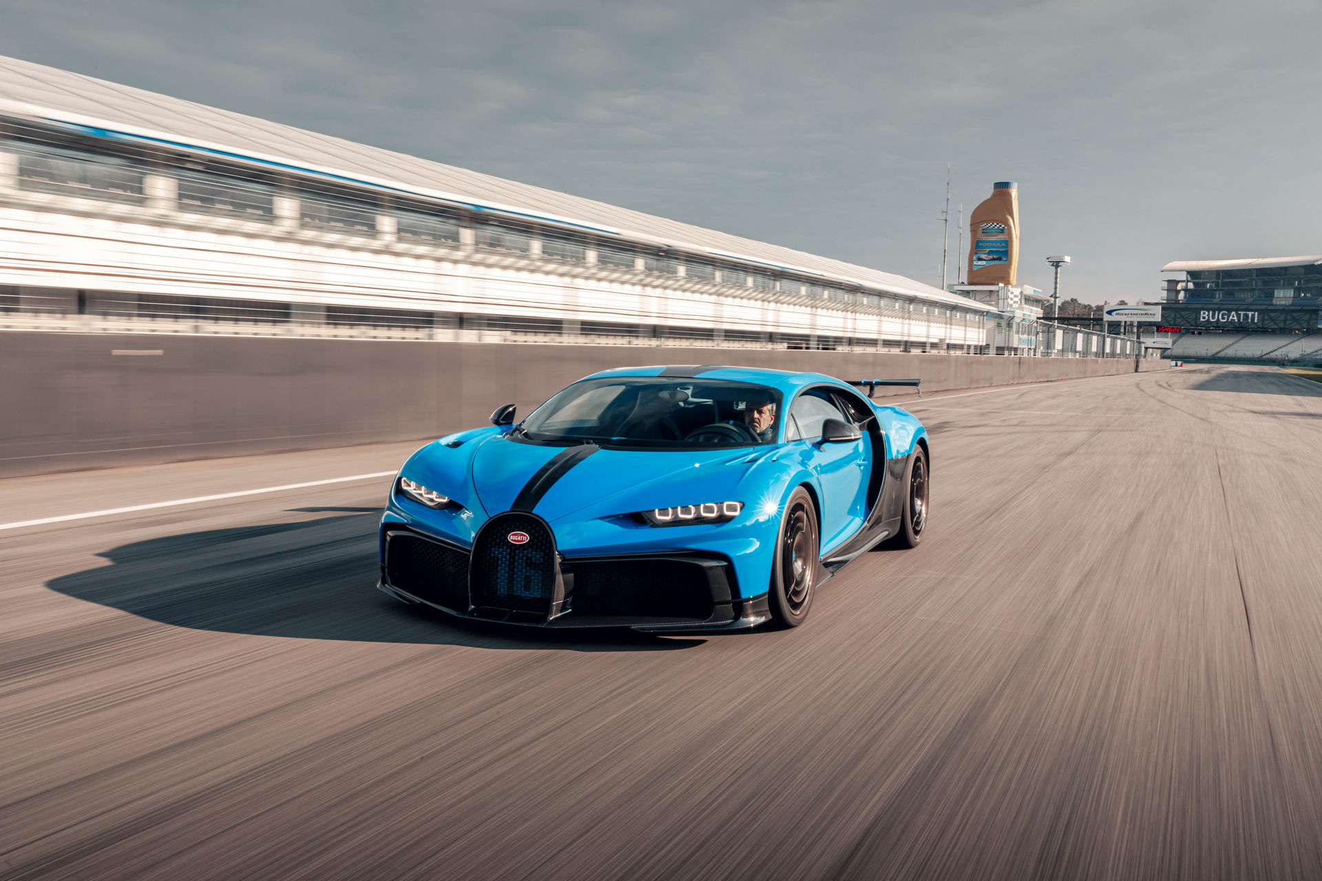 Billionaires’ Blowout: Bugatti Chirons Are Being Recalled For Cracked Tires