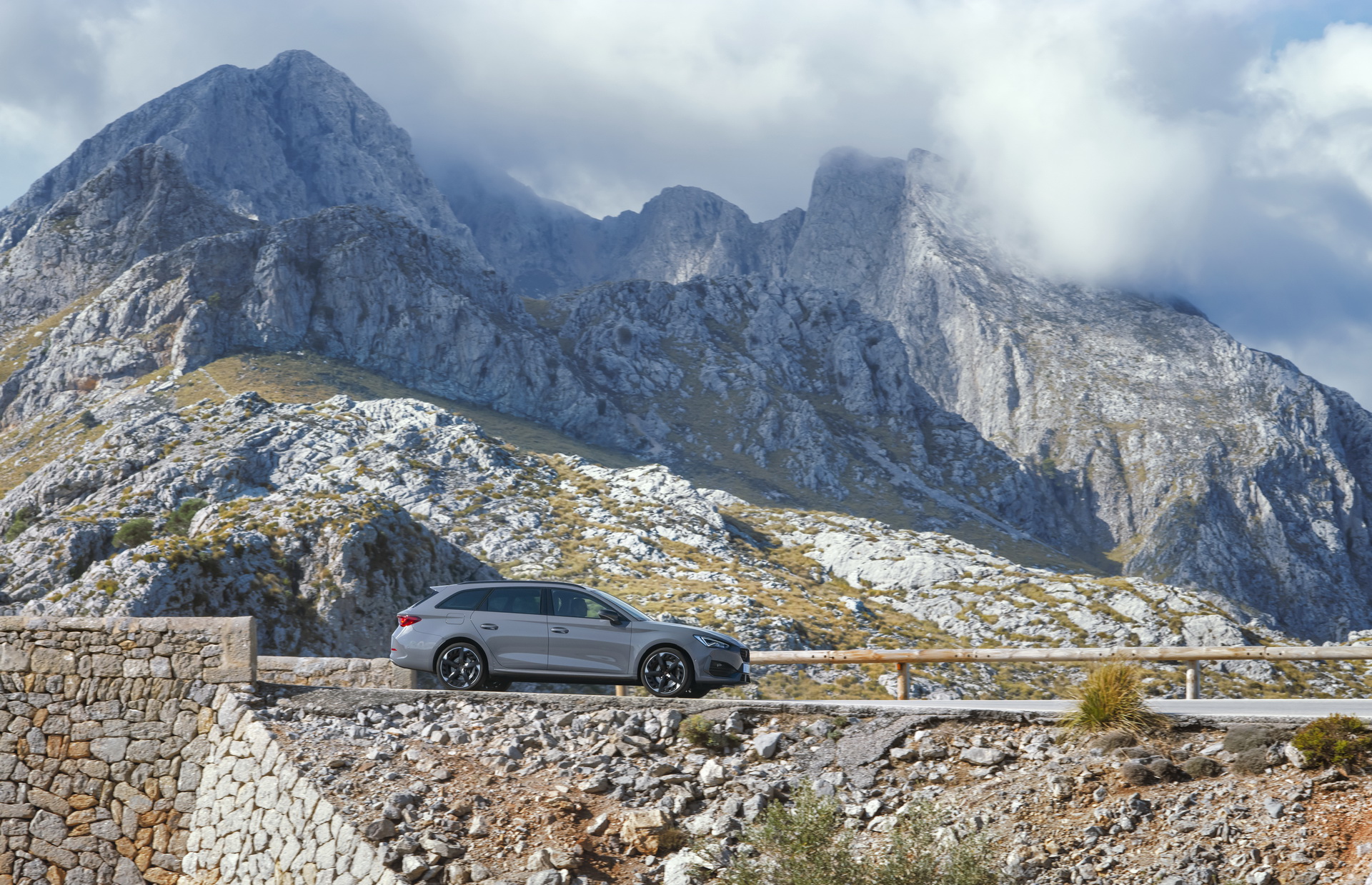 2021 Cupra Leon: Plug-In Hybrid Hot Hatch Hits The European Market