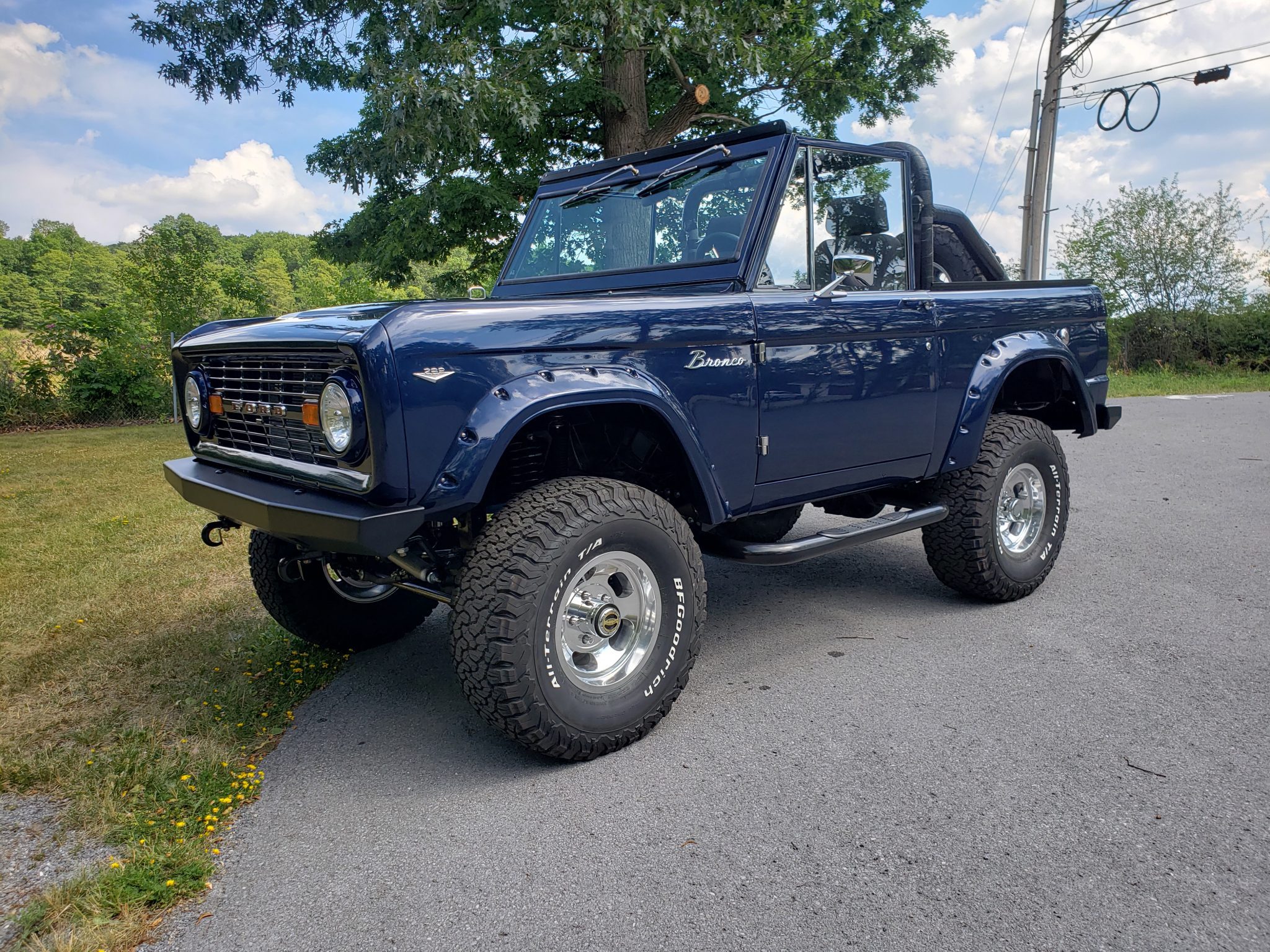 Show Off To Your Friends With This Ford Bronco Restomod