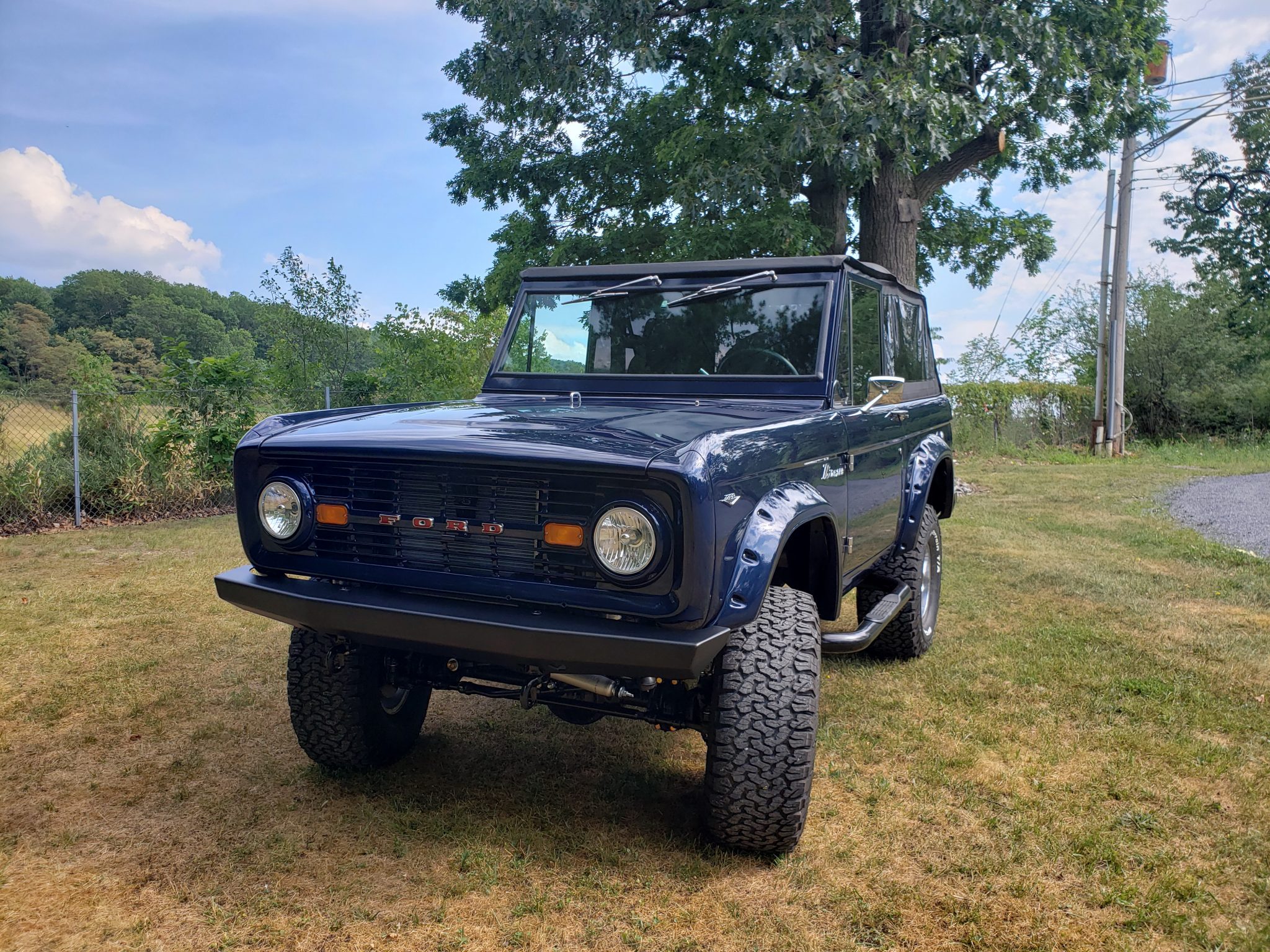 Show Off To Your Friends With This Ford Bronco Restomod