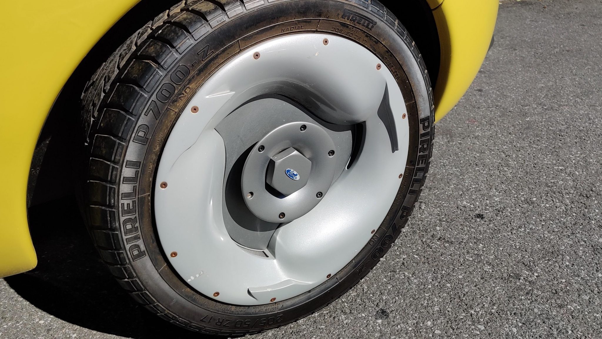 Here’s Your Chance To Own A One-Off 1996 Ford Ghia Vivace Concept