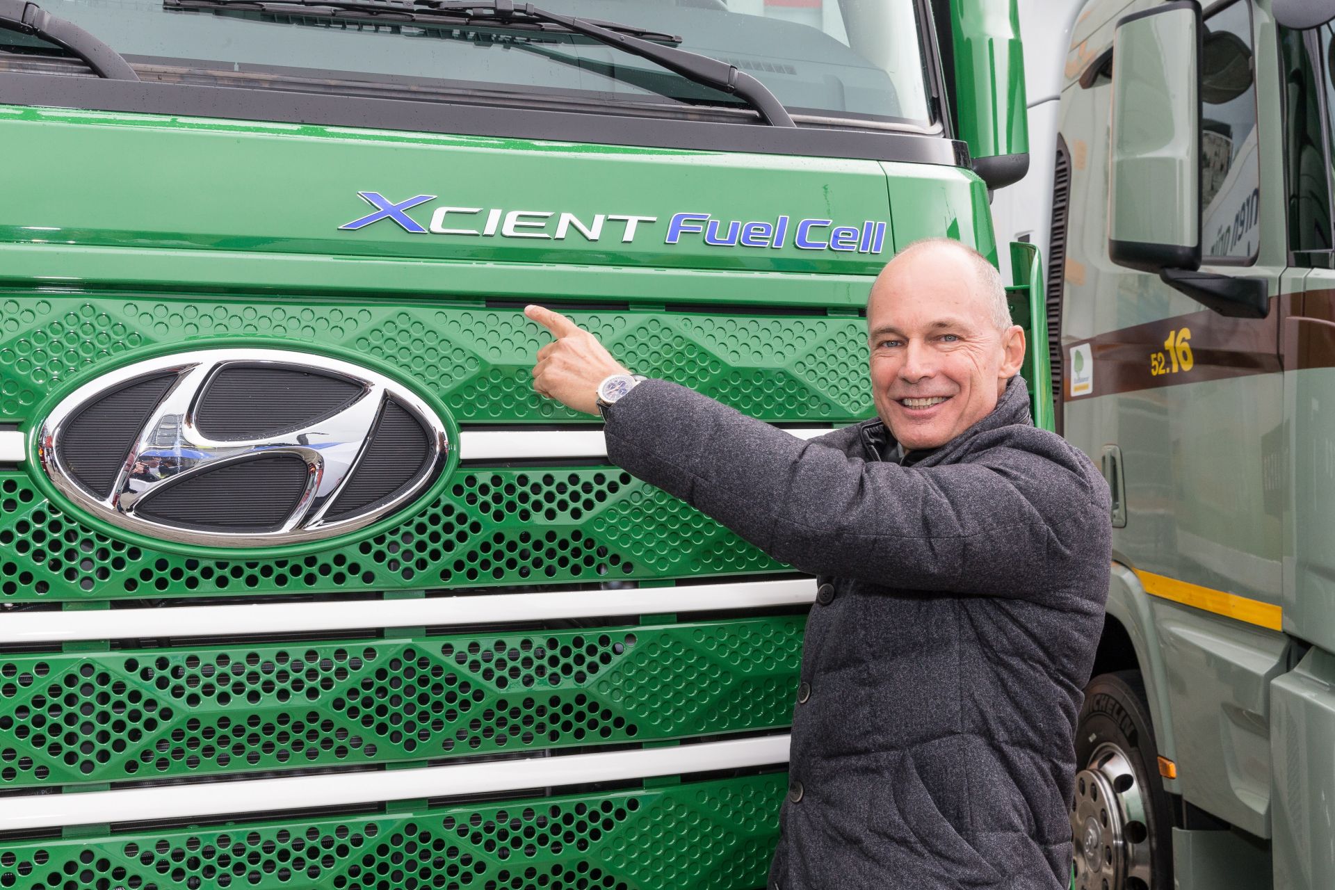 Hyundai Xcient Debuts As The World’s First Mass-Produced Fuel Cell Electric Heavy-Duty Truck