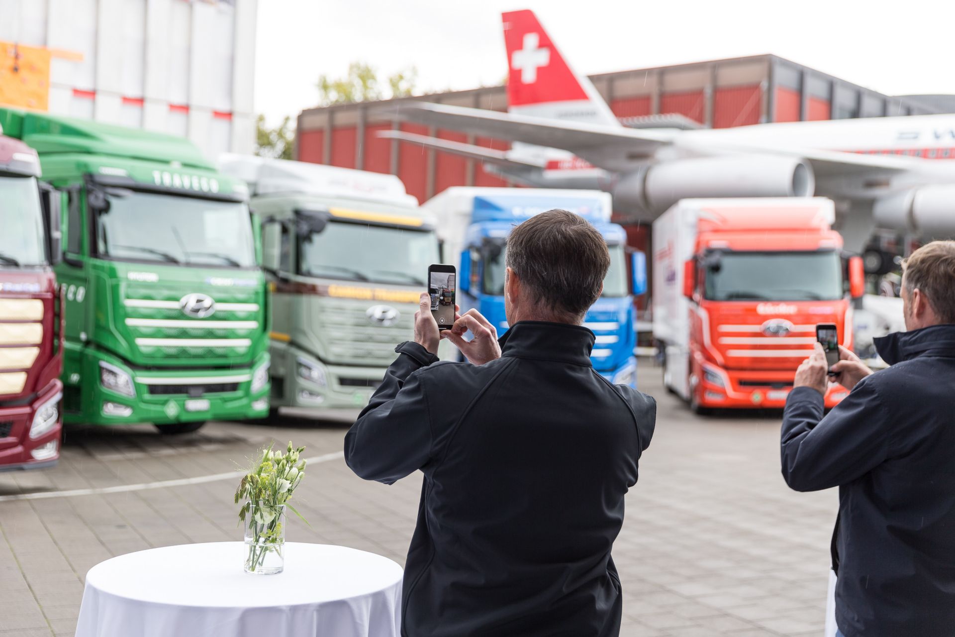 Hyundai Xcient Debuts As The World’s First Mass-Produced Fuel Cell Electric Heavy-Duty Truck
