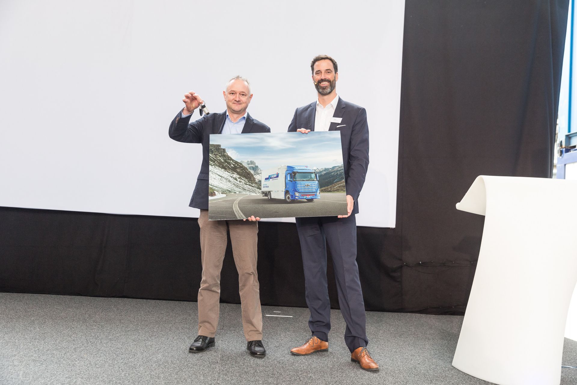 Hyundai Xcient Debuts As The World’s First Mass-Produced Fuel Cell Electric Heavy-Duty Truck