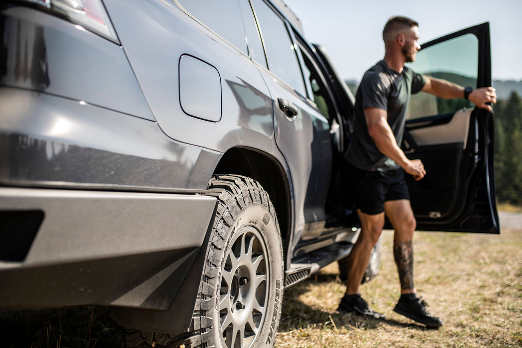 Lexus J201 Concept Is A 550-HP LX 570 Turned Up To Eleven
