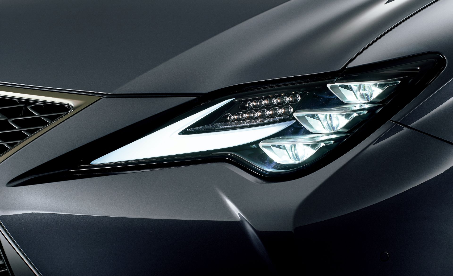 Lexus RC Coupe Given ‘Emotional Ash’ Special Treatment In Japan