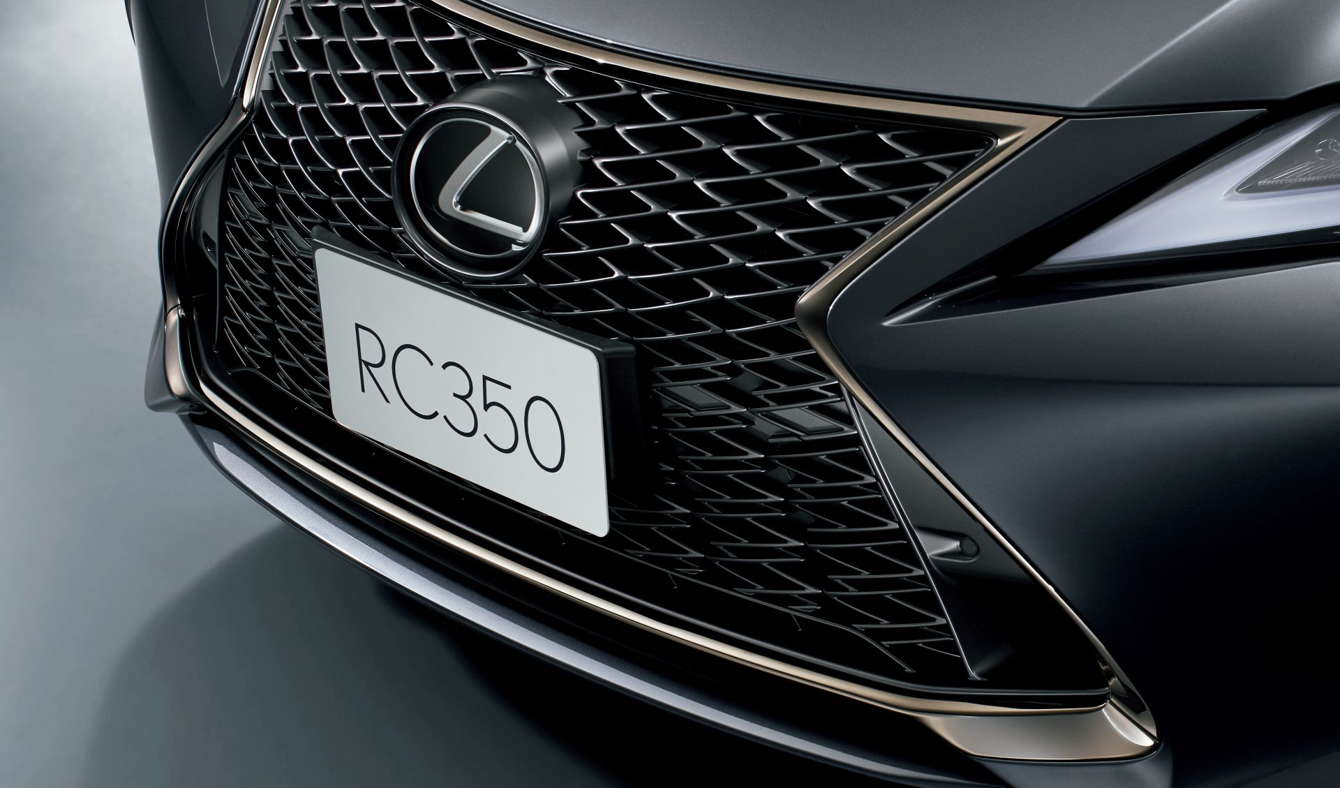 Lexus RC Coupe Given ‘Emotional Ash’ Special Treatment In Japan