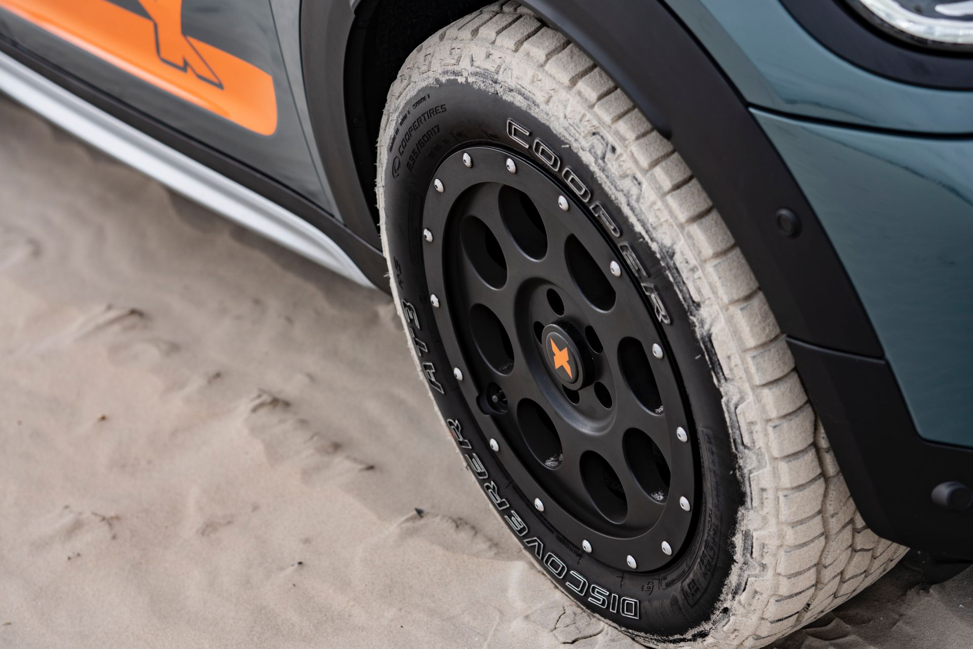 MINI Countryman Powered By X-Raid Rides Higher, Goes Farther