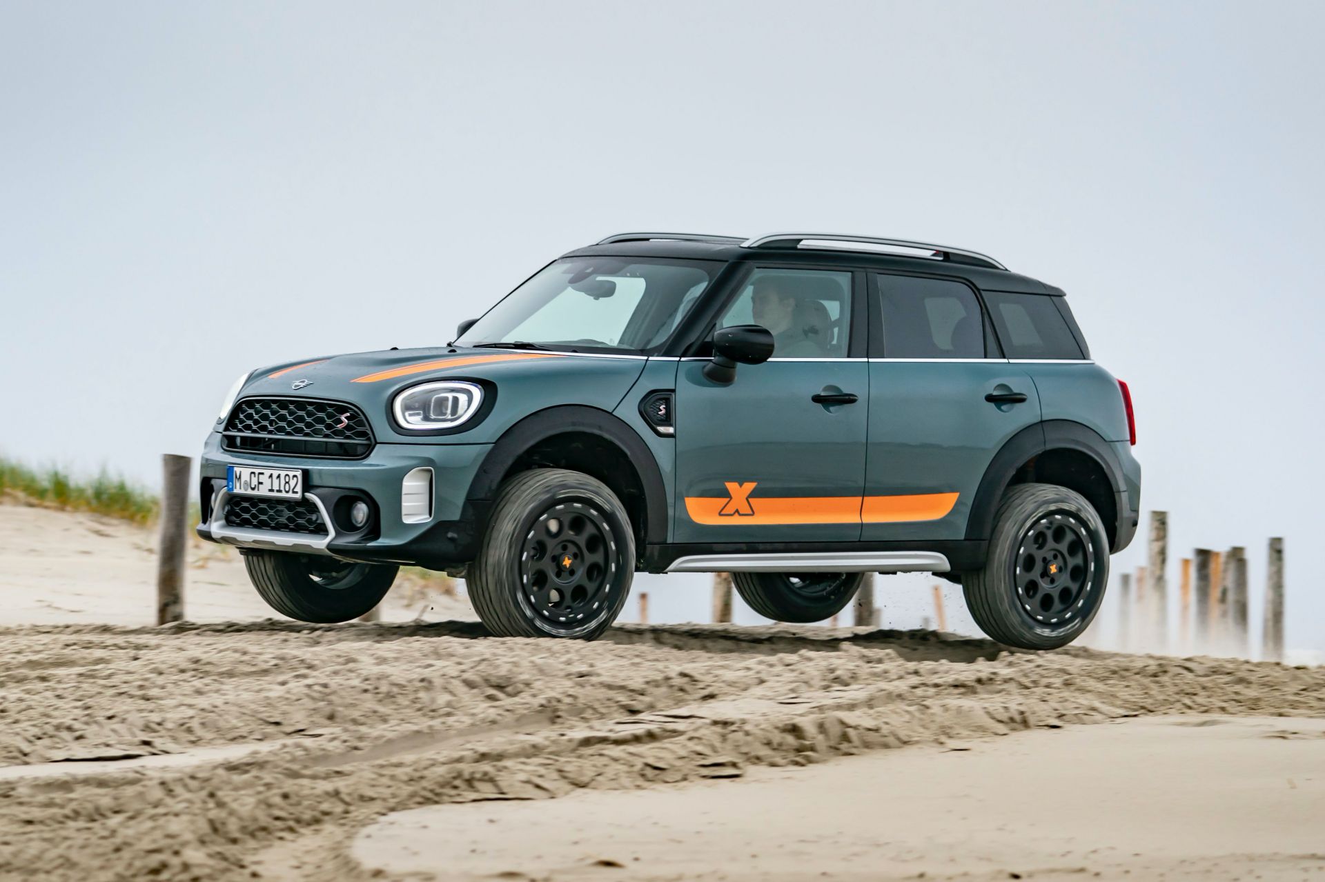 MINI Countryman Powered By X-Raid Rides Higher, Goes Farther