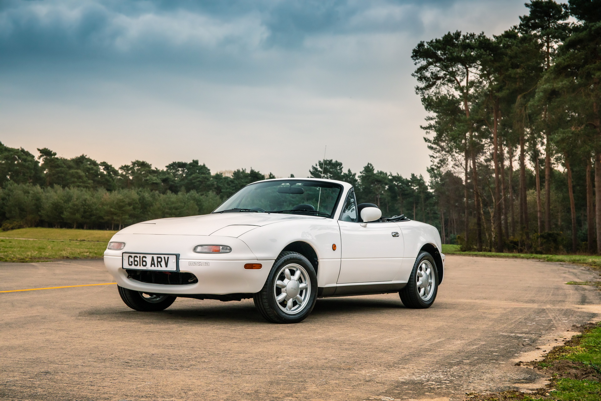 Mazda MX-5 MK1 Owners In Europe Can Now Buy Official Reproduction Parts