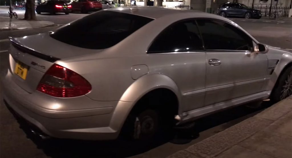  Desperate London Thieves Steal Wheels Leave Mercedes CLK 63 AMG Black Series On Bricks