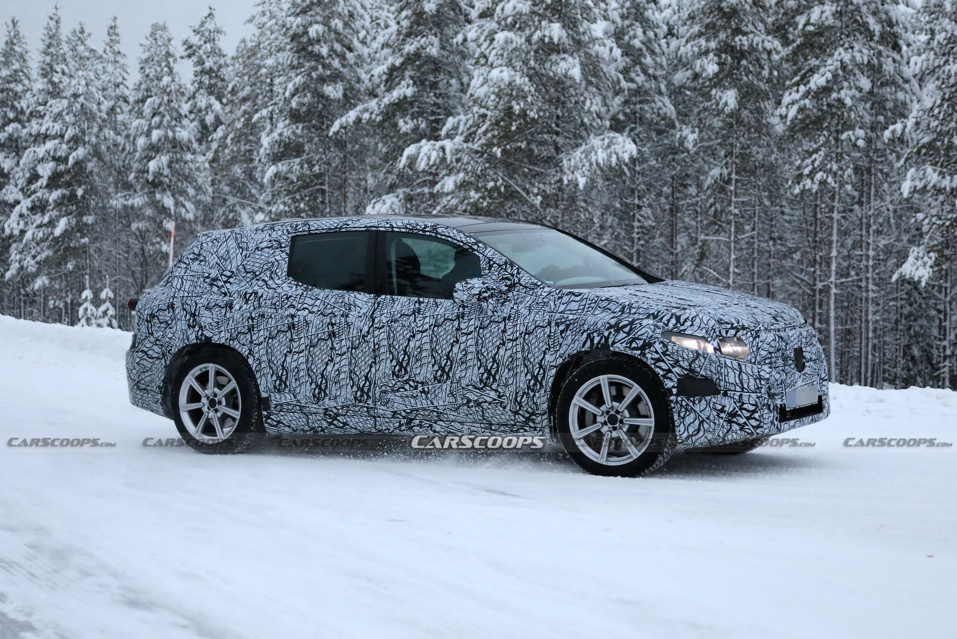 New Mercedes EQS Range-Topping Electric SUV Spied Inside And Out