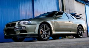 Very Low Mileage Nissan Skyline Gt R V Spec Ii Nur Goes For An Eye Watering 485 000 Carscoops