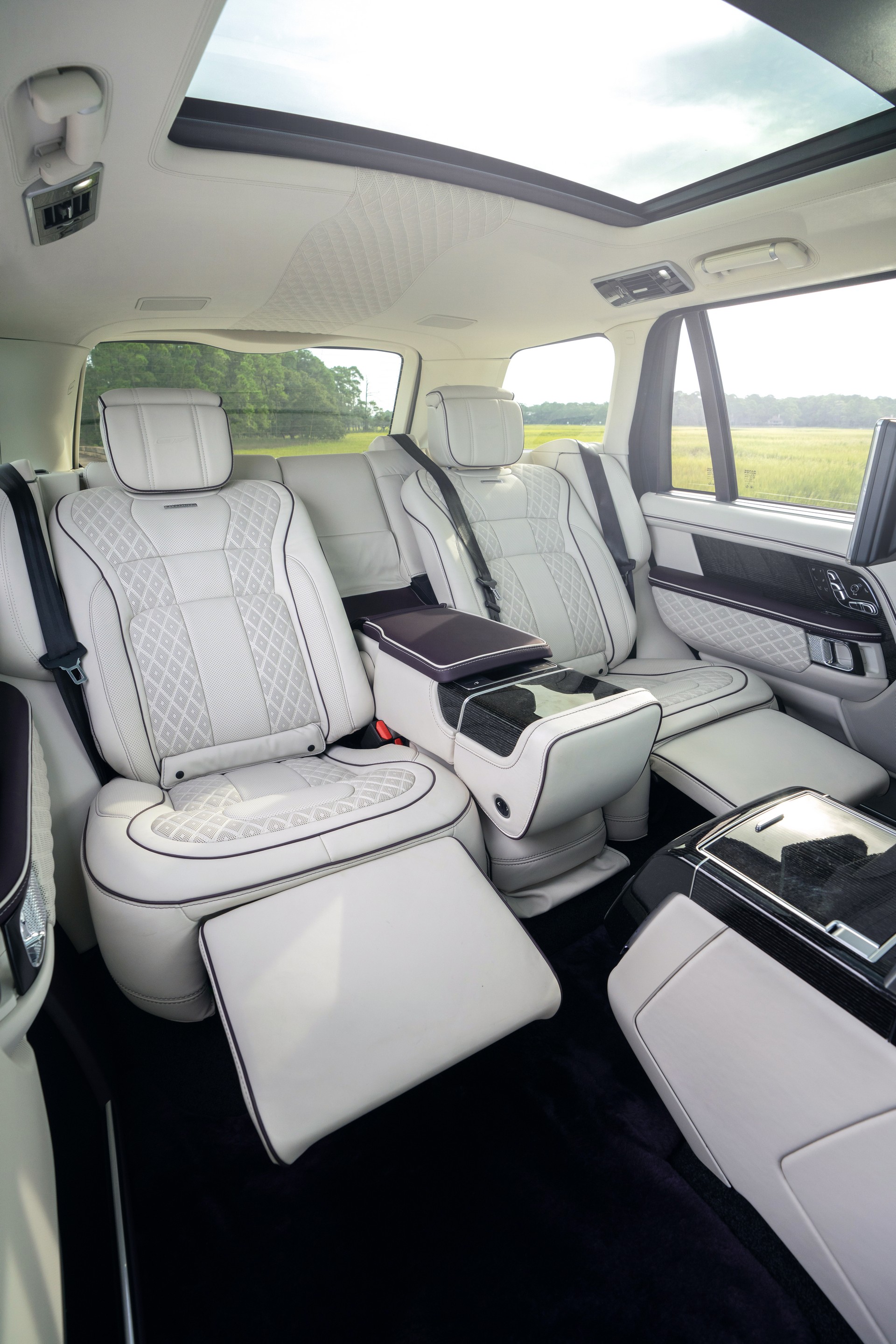 Overfinch Celebrates Five Years In America With $315,000 Range Rover Sandringham Edition