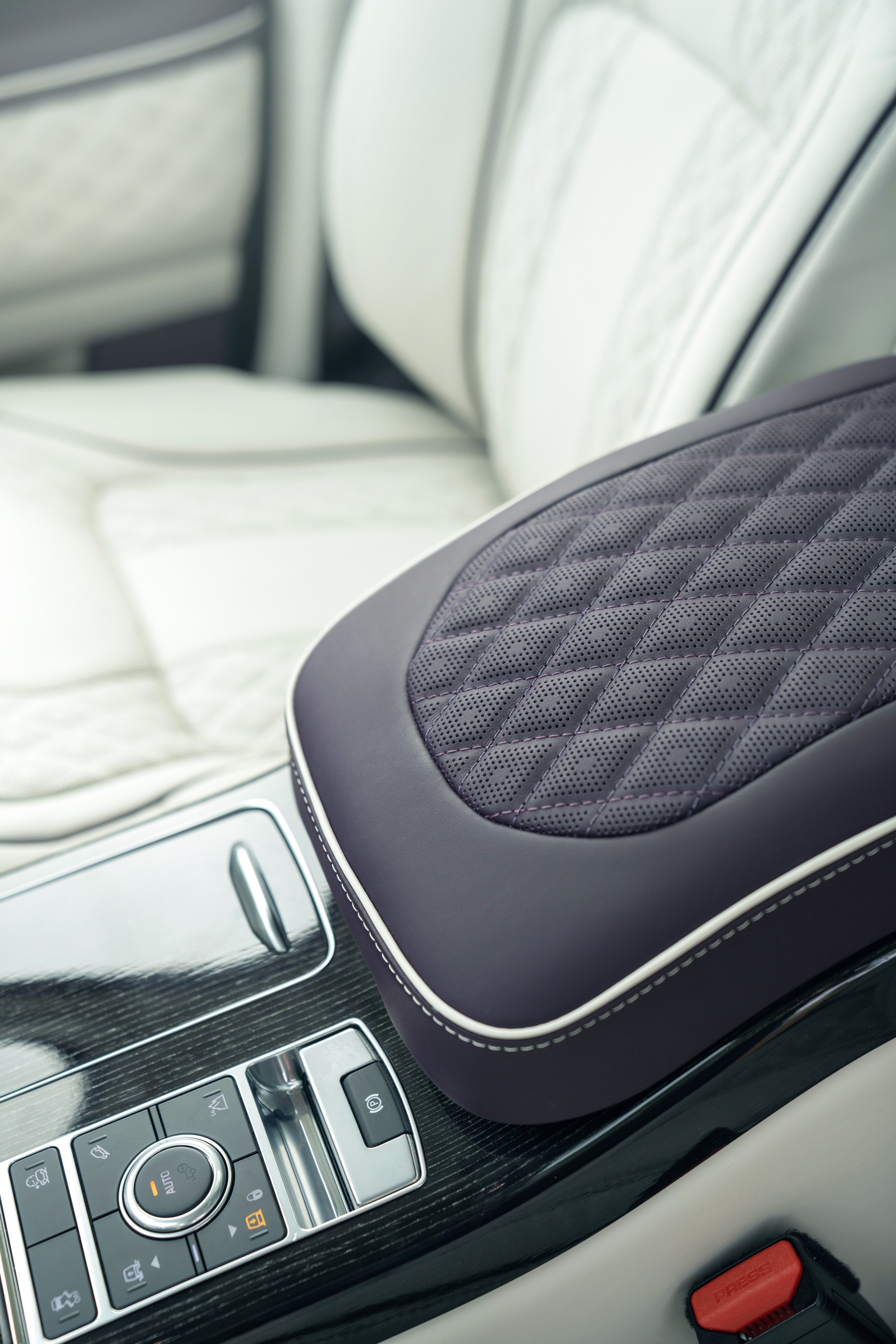 Overfinch Celebrates Five Years In America With $315,000 Range Rover Sandringham Edition