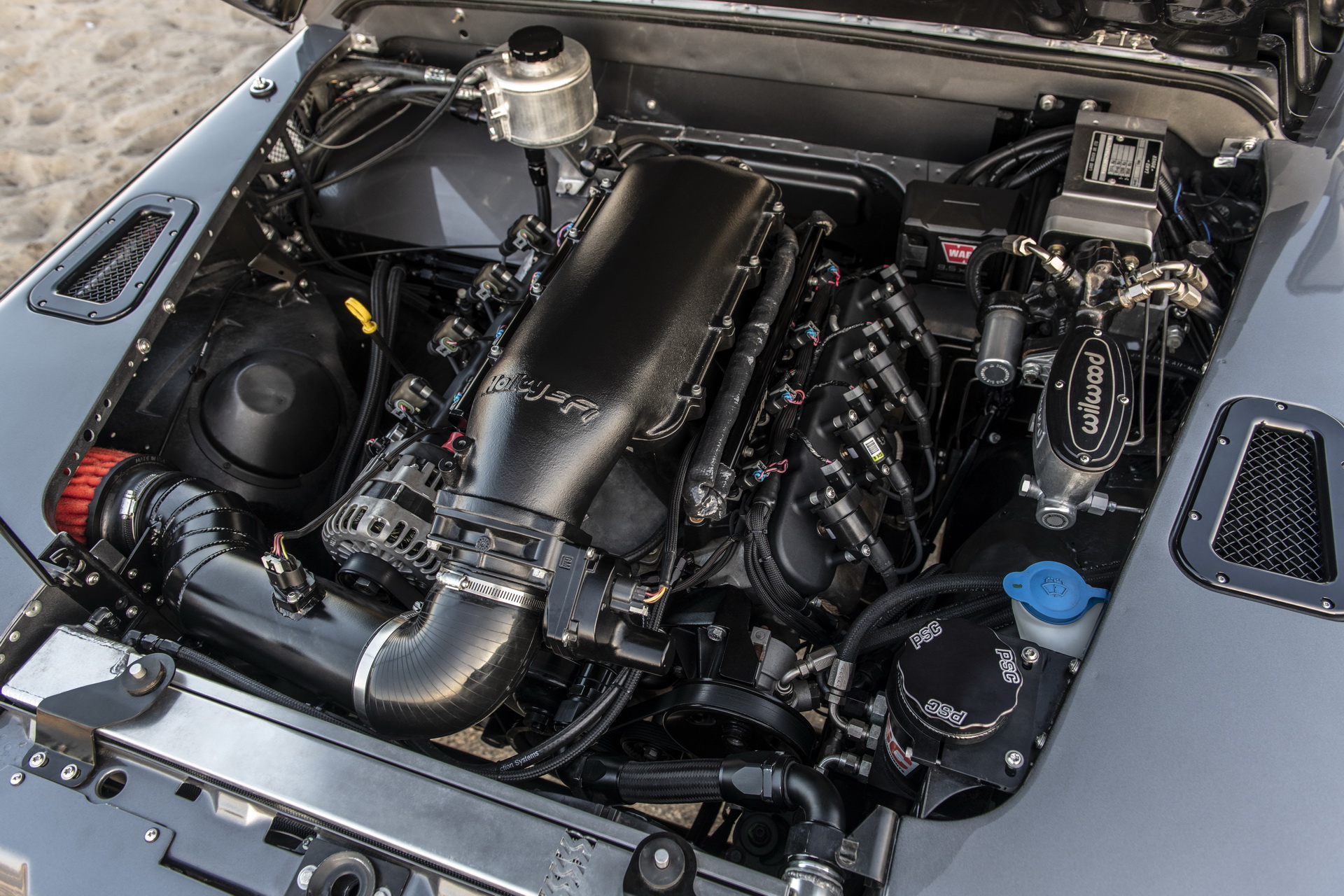 Himalaya’s ‘Summit Series’ Defender Is A 650 HP British Brute