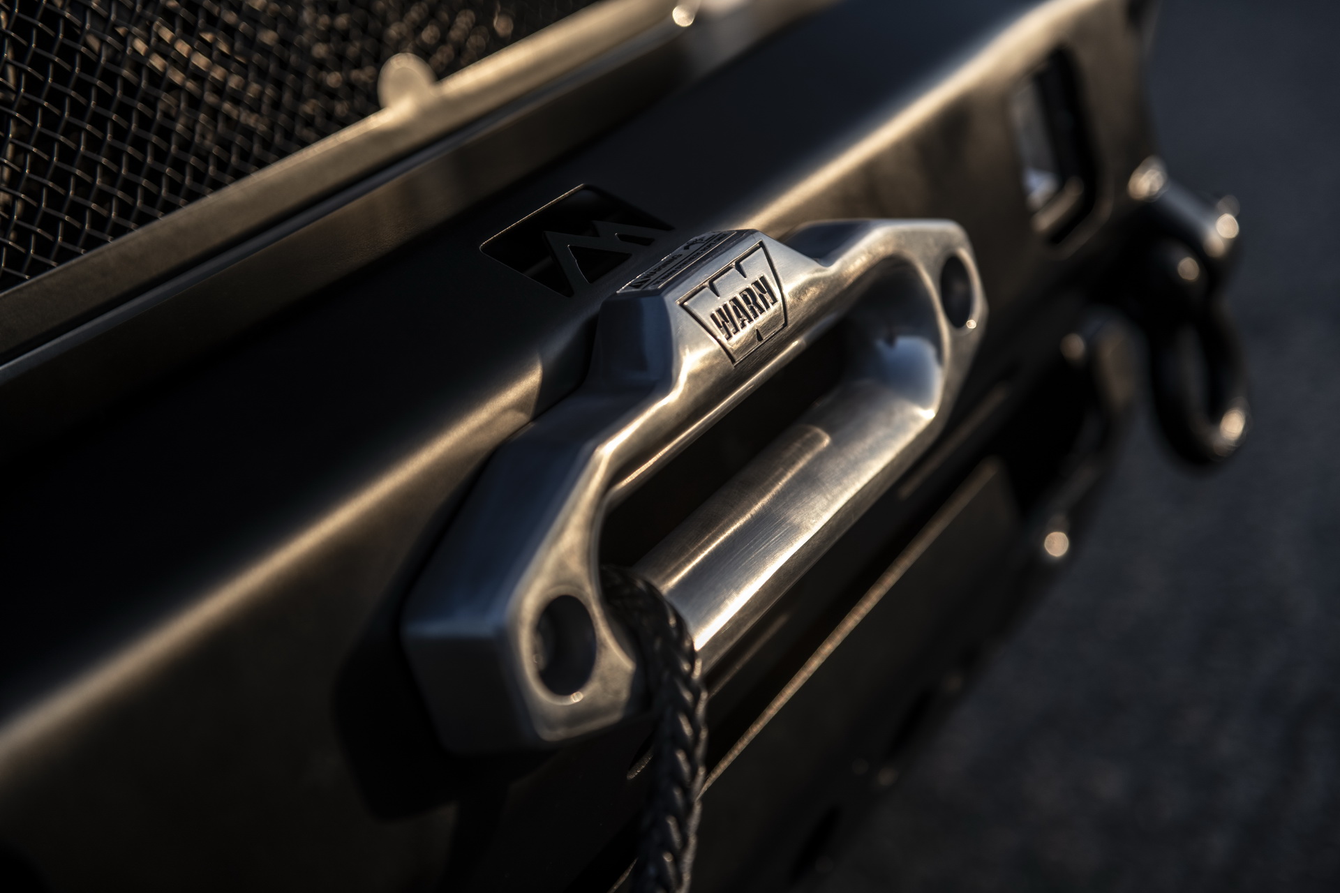 Himalaya’s ‘Summit Series’ Defender Is A 650 HP British Brute