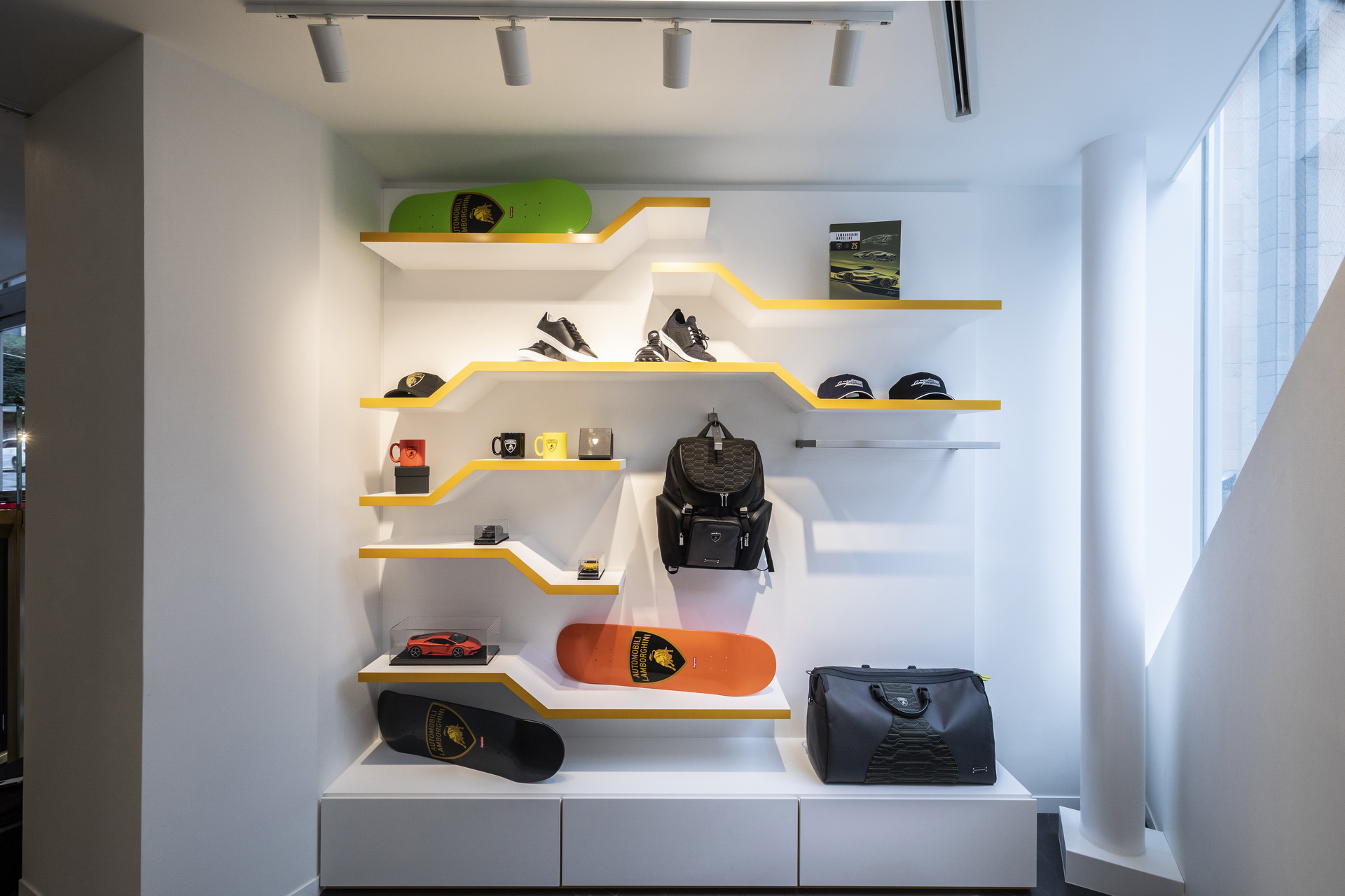 Bespoke Lamborghini Aventador S Gets New Attire From Fashion Designer